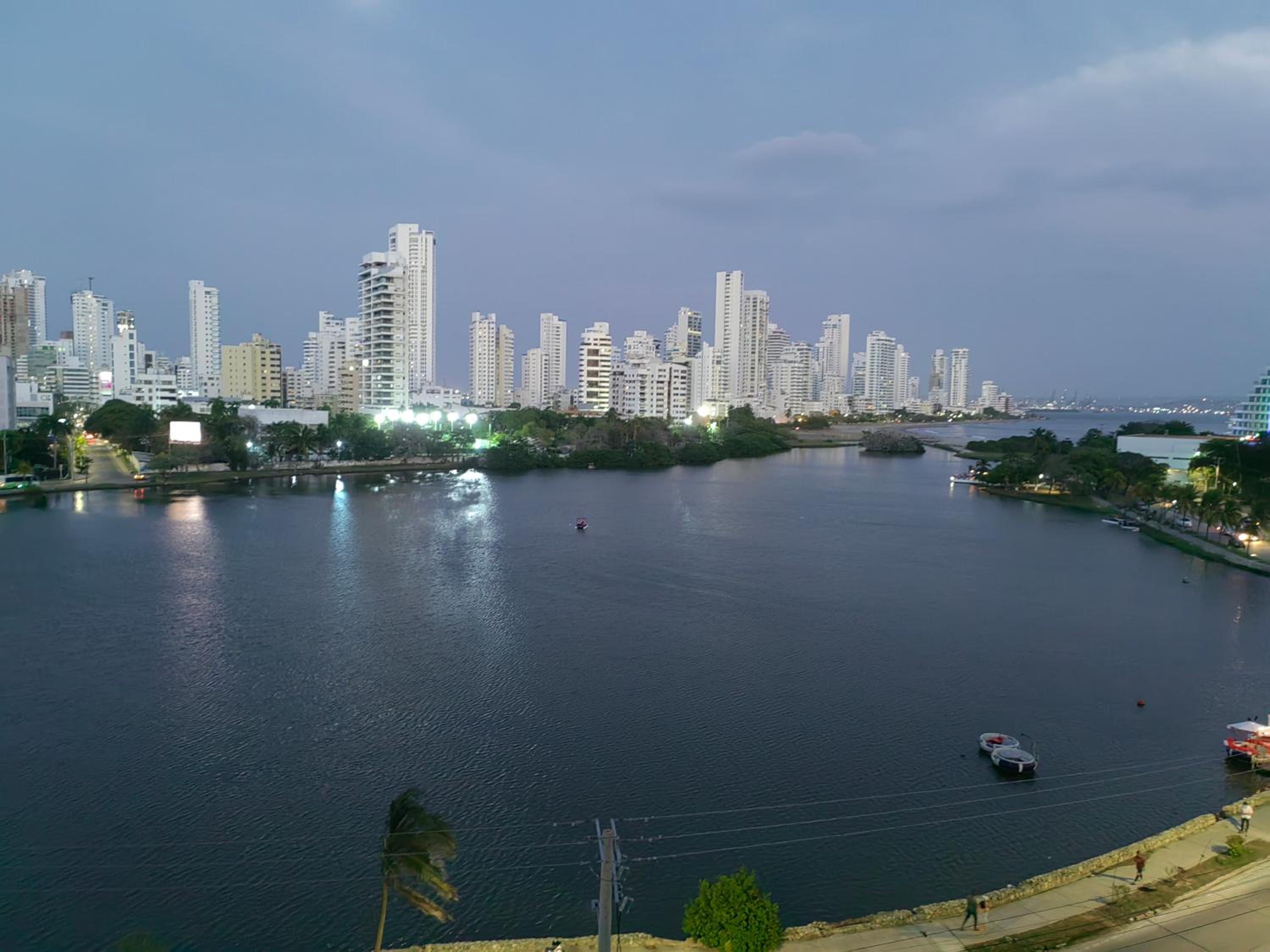 Mundo Turístico Esplendor del Laguito en zona turística del barrio El Laguito