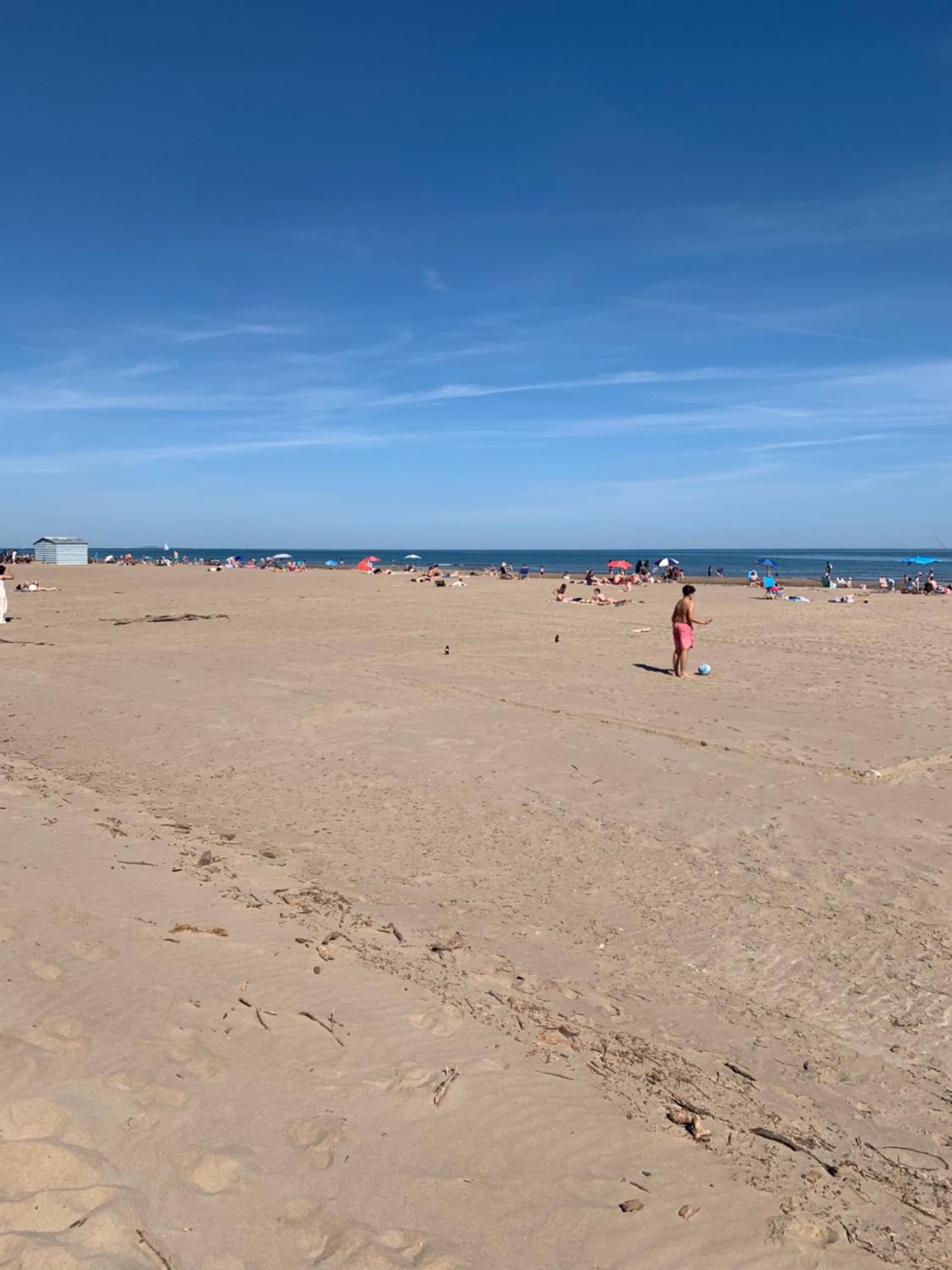 Les Corsaires direct plage près du port