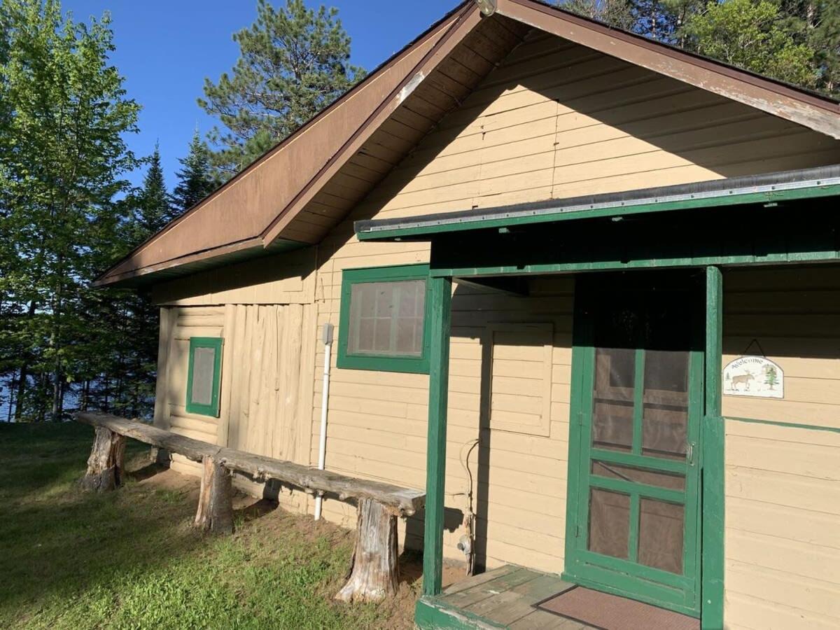 Gresham Shores - Smiling Moose - PET FRIENDLY