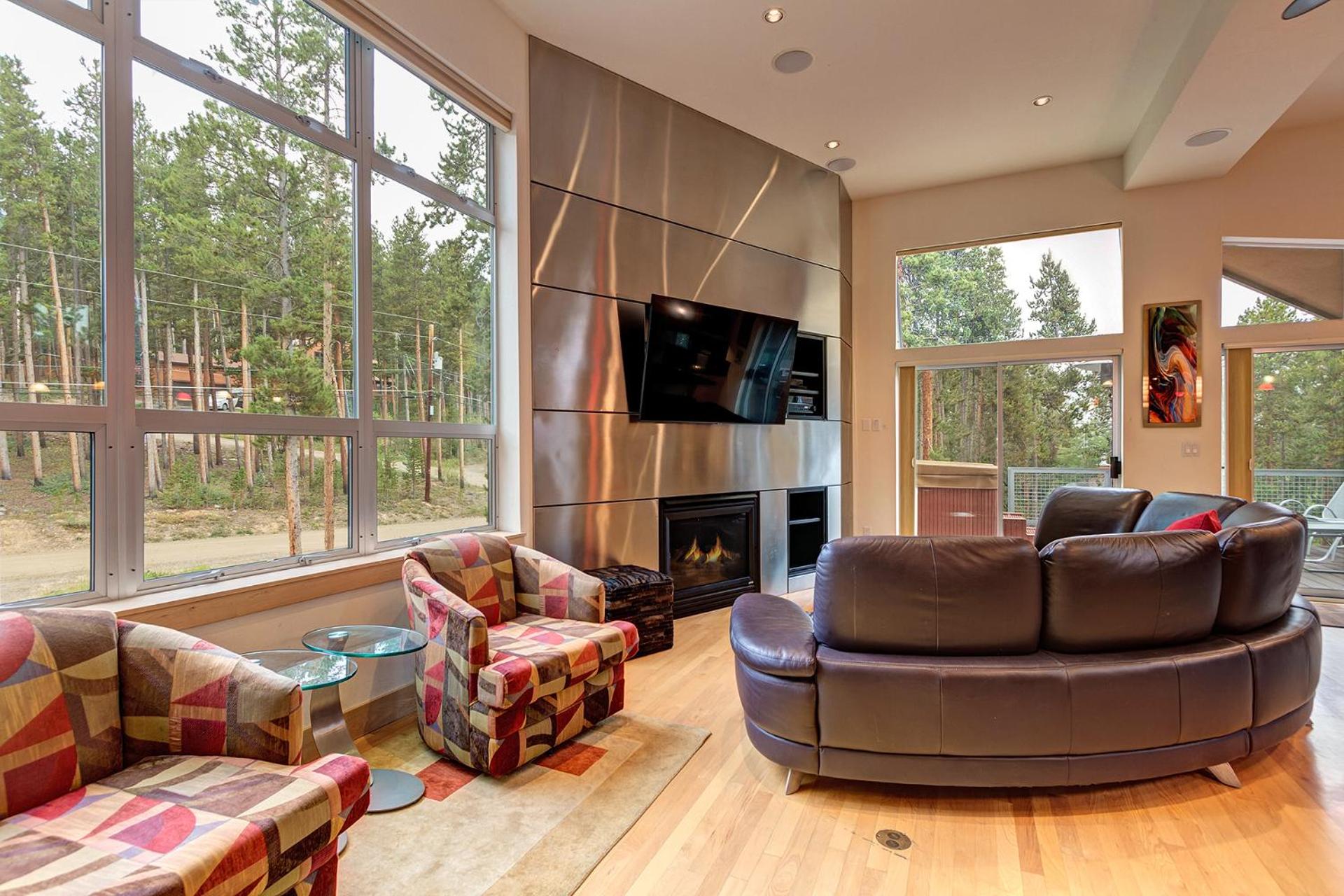 Moonstone Modern by Great Western Lodging view 5