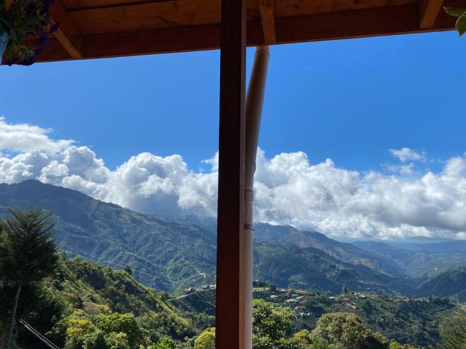 Cabaña Peacock – CUTE cabin with an AMAZING view!