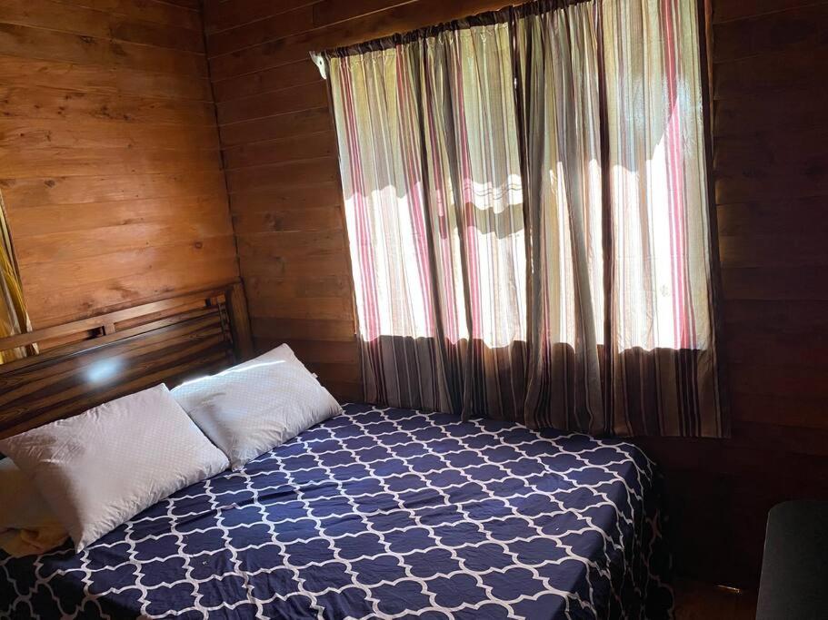 Cabaña Peacock – CUTE cabin with an AMAZING view!