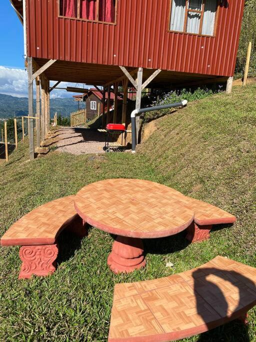 Cabaña Peacock – CUTE cabin with an AMAZING view!