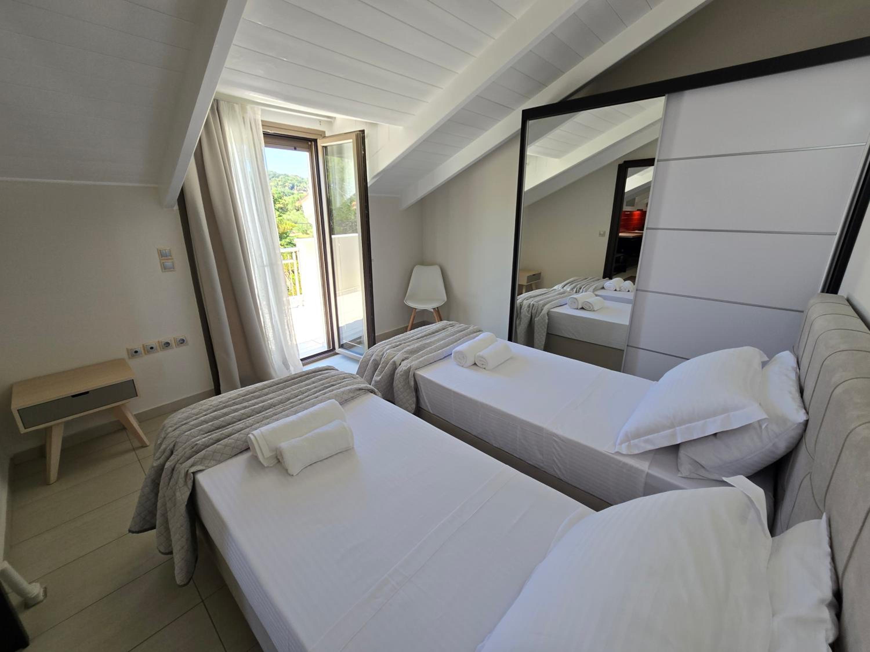 Tomorrow attic apartment photo 4