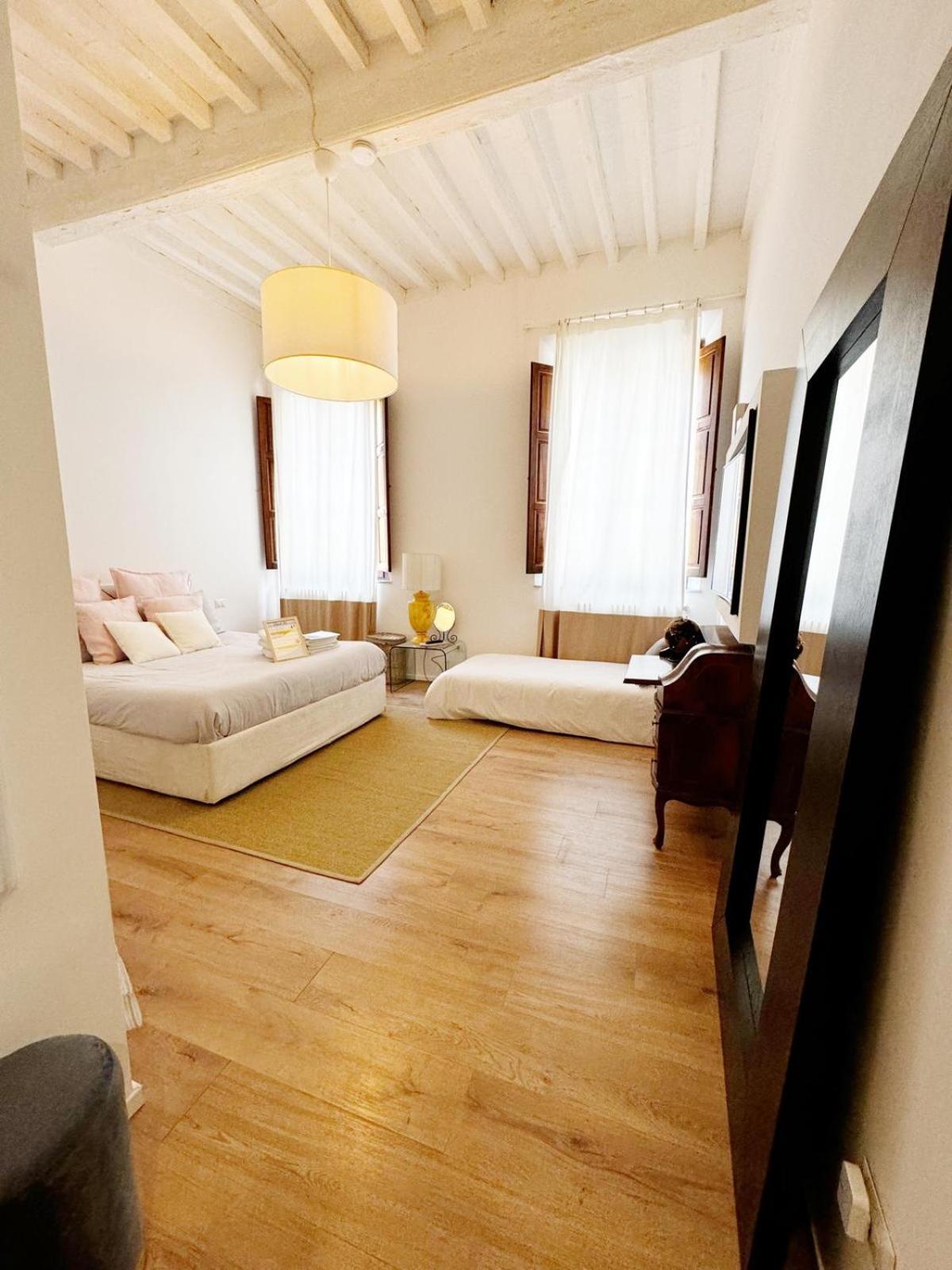 Boutique Room - Centro Storico 20 min da Firenze photo 3