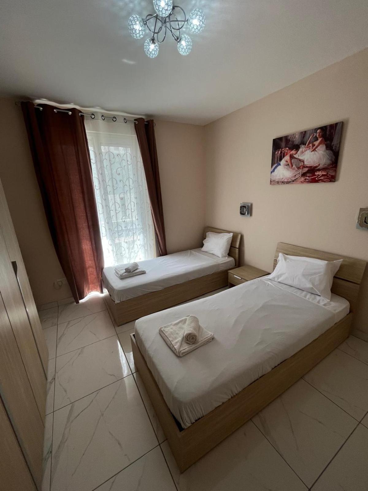 Mellieha large 4 Bedroom Apartment -sleeps 8 Prime Location- Beach 950m view 5