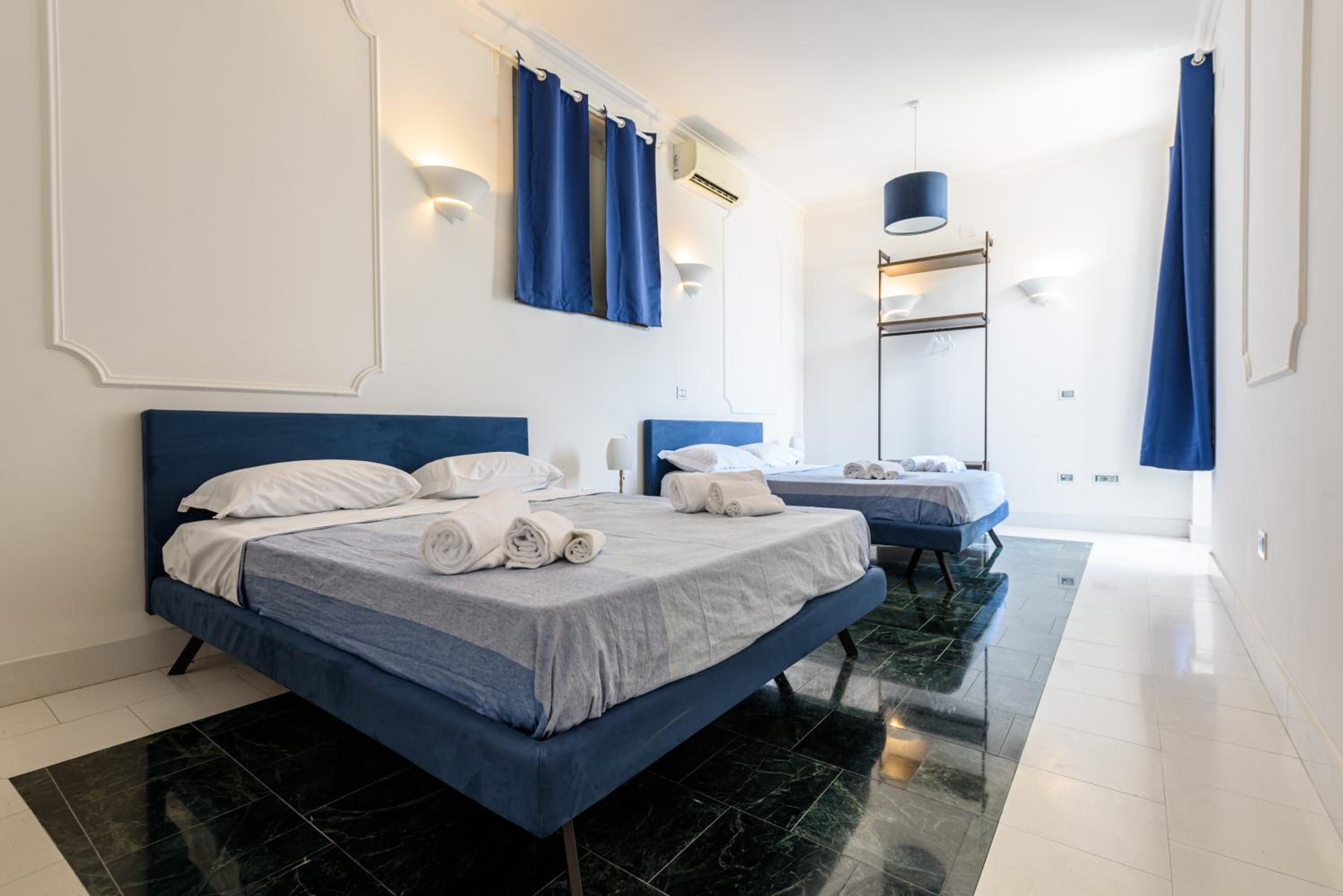 Amazing and central penthouse with terraces in the heart of Napoli
