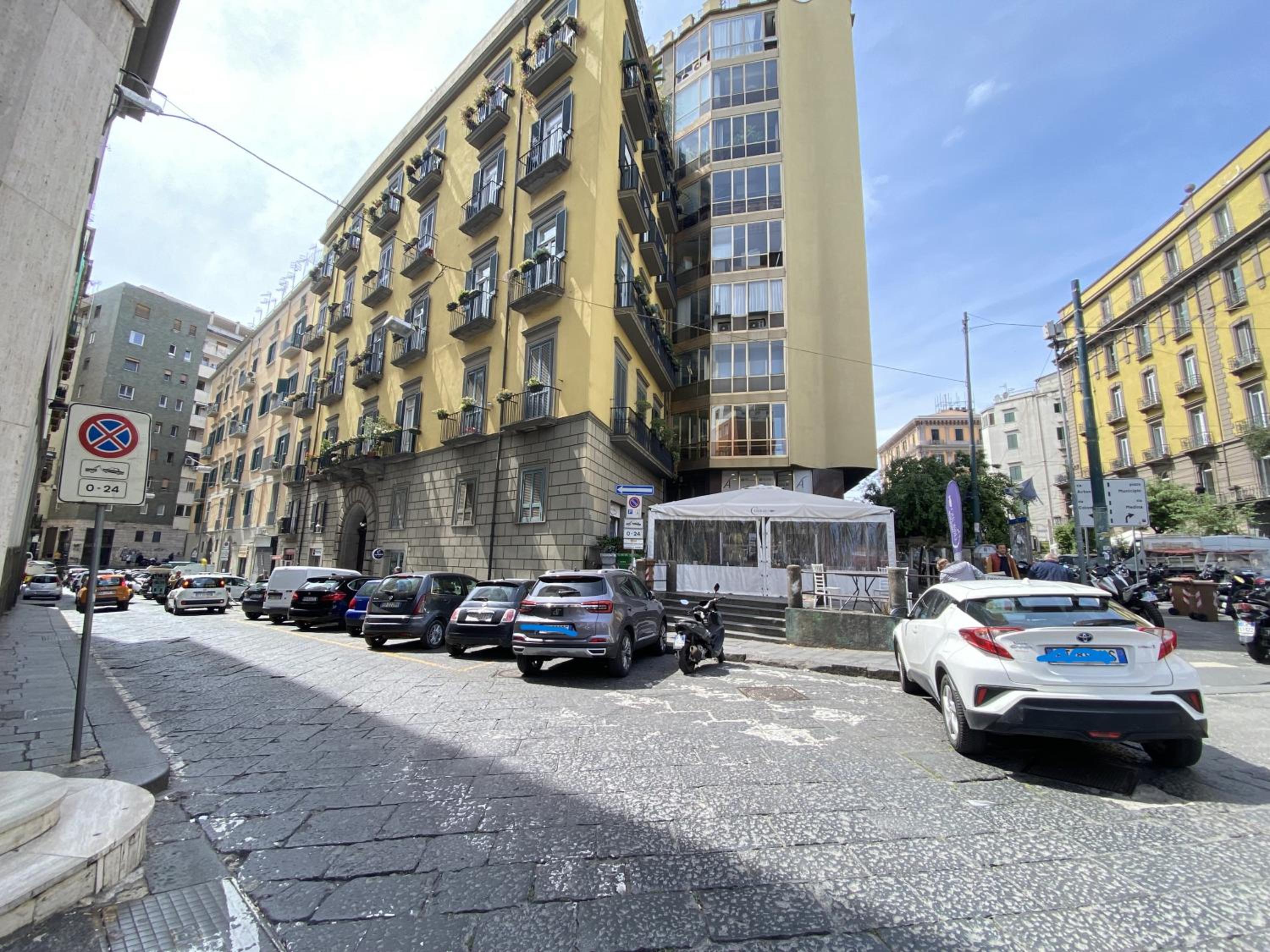 Amazing and central penthouse with terraces in the heart of Napoli