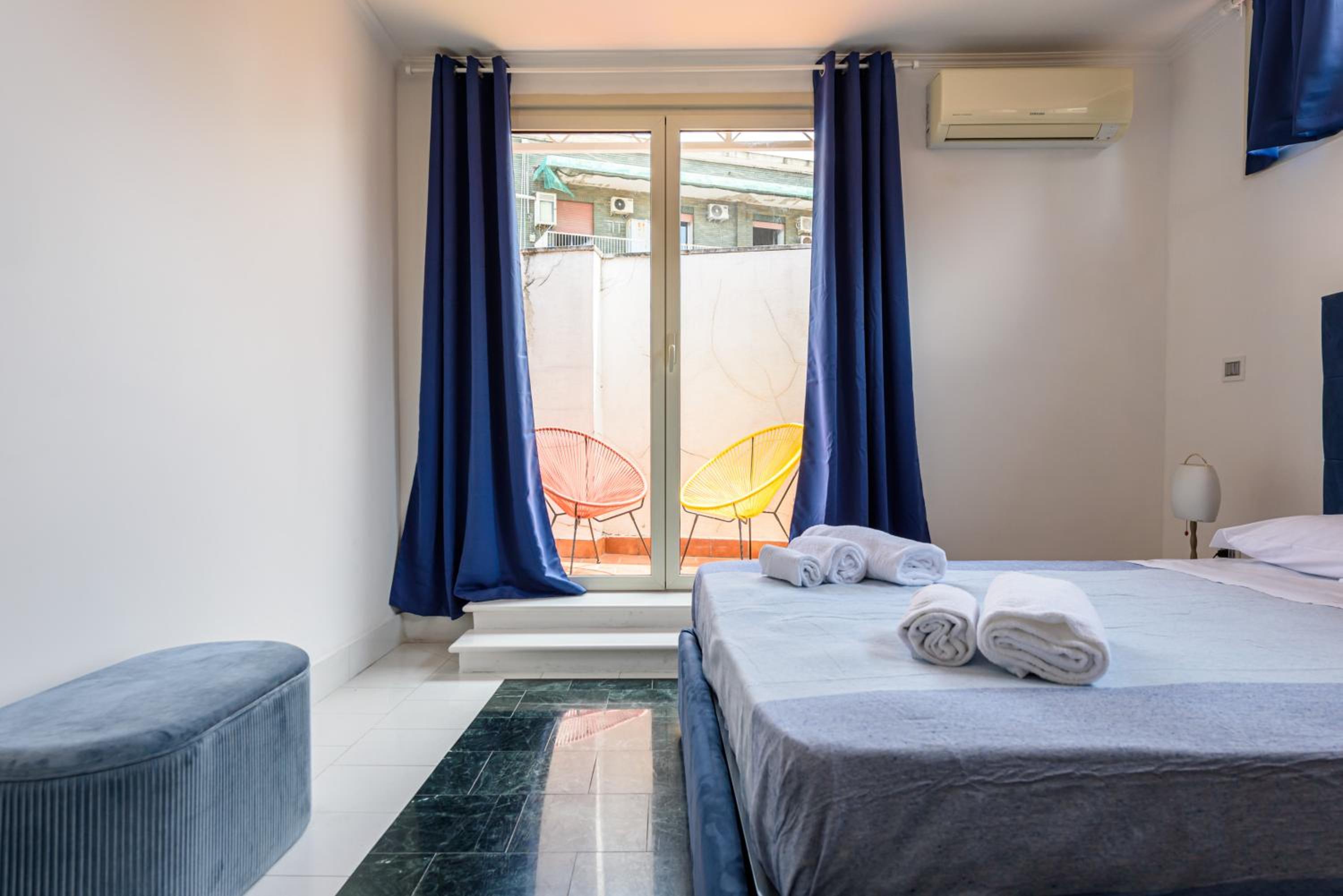 Amazing and central penthouse with terraces in the heart of Napoli