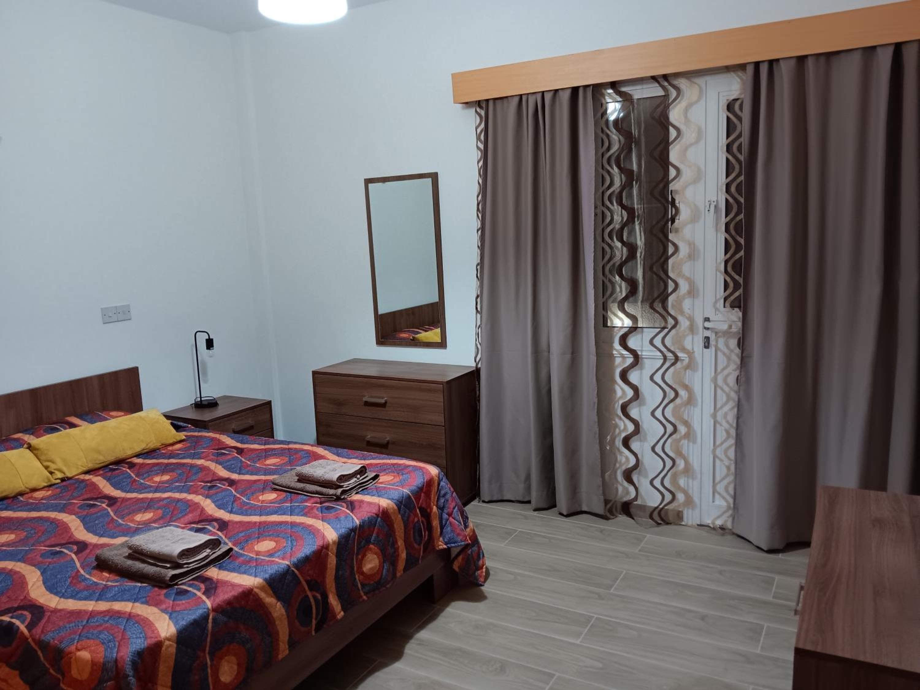 Pari's Holiday apartments-Paphos
