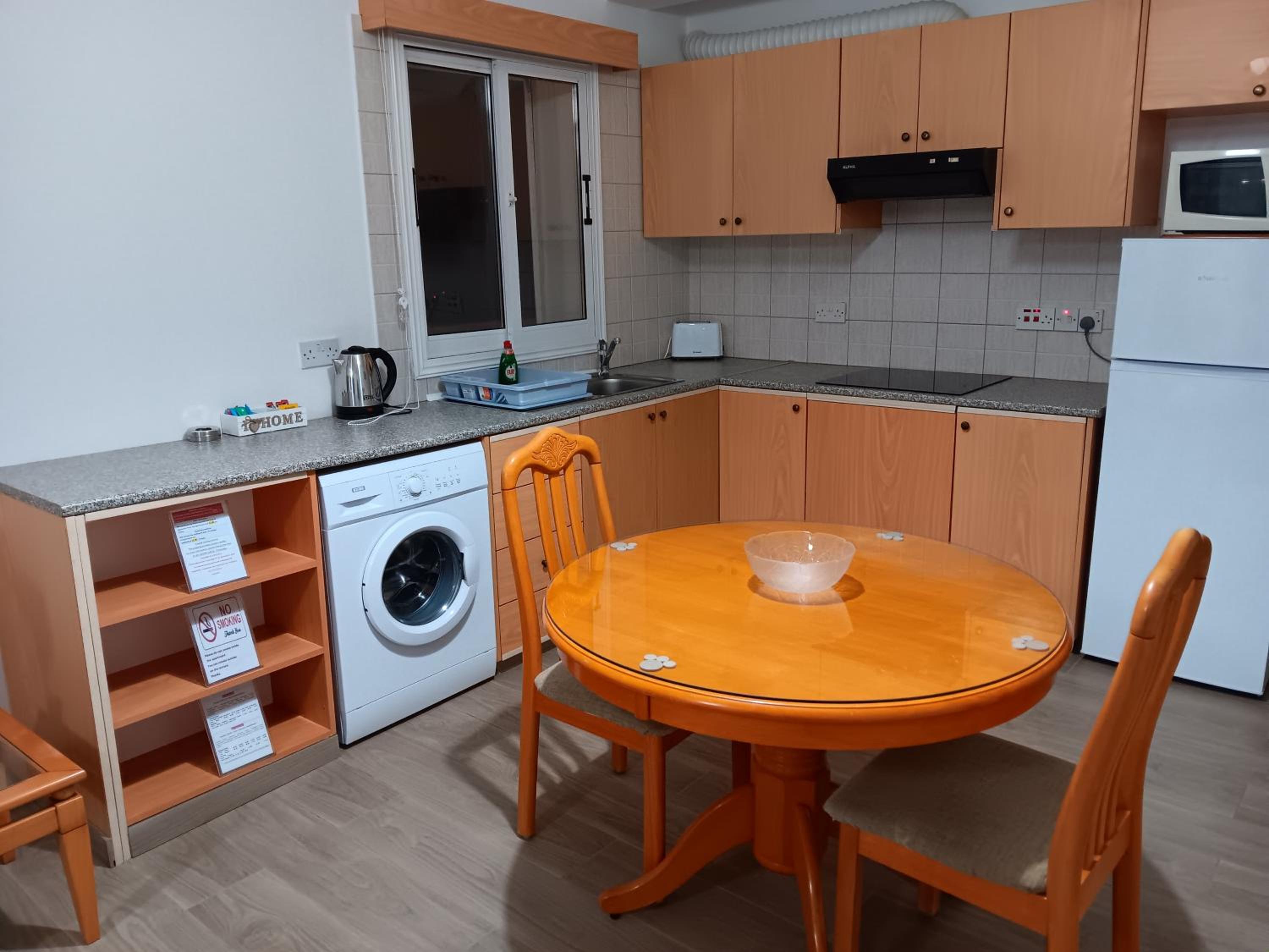 Pari's Holiday apartments-Paphos