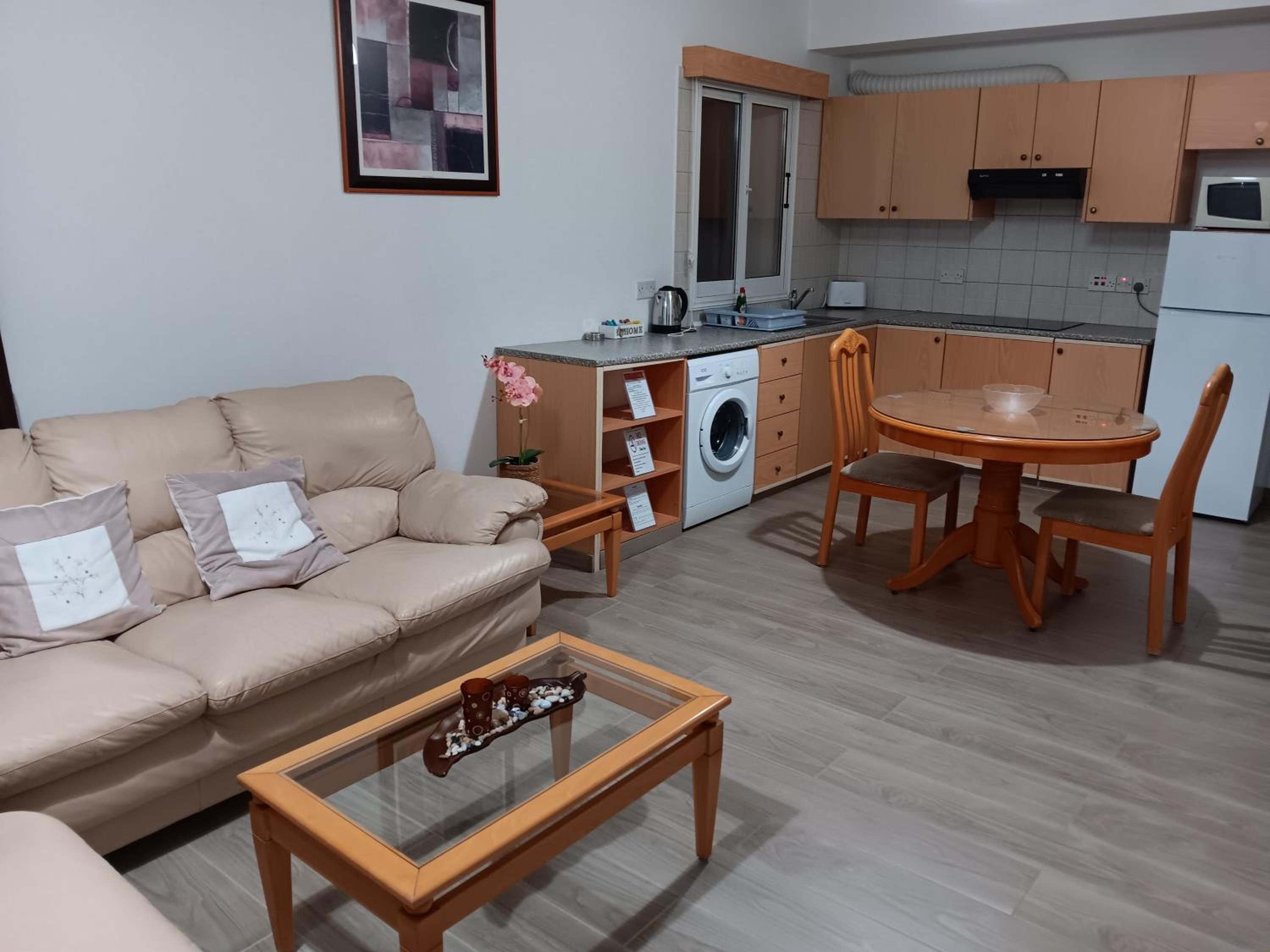 Pari's Holiday apartments-Paphos
