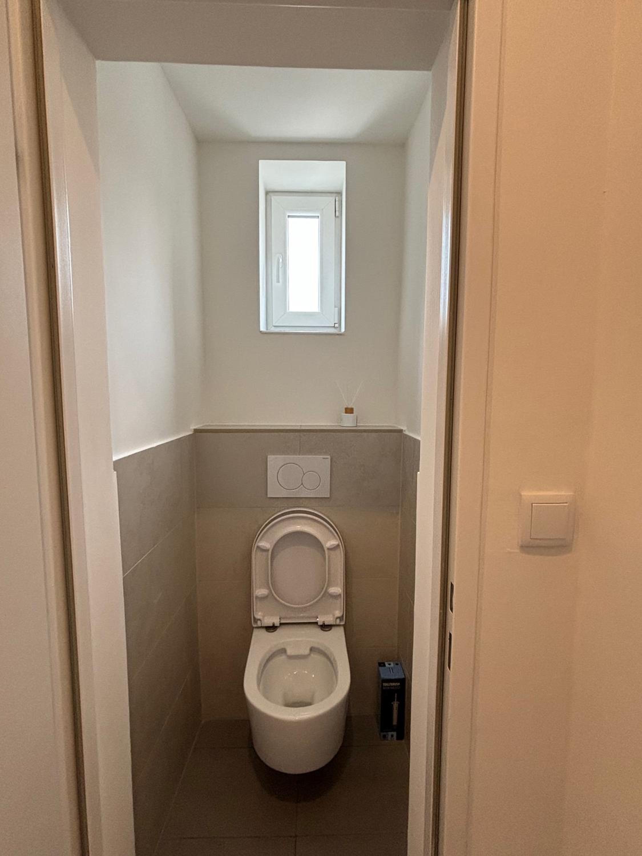 schönes Design, 3 Queensize-Betten, Walk In Dusche, Küche komplett mit Nespresso, Kinder Zusatzpaket möglich Kleinkinderbett, Kindergeschirr, Hochstuhl