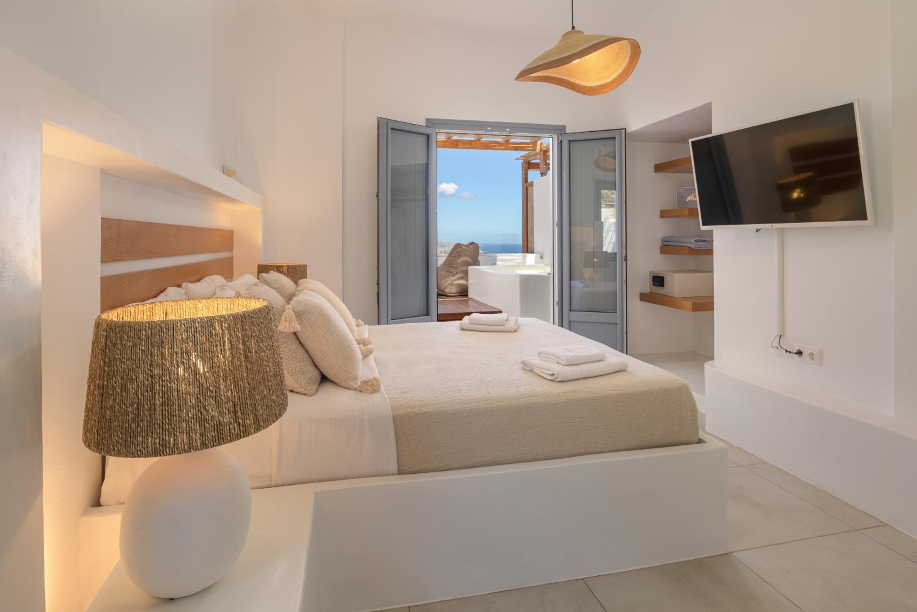 Oneiro Luxury Suites-Adults Only photo 4
