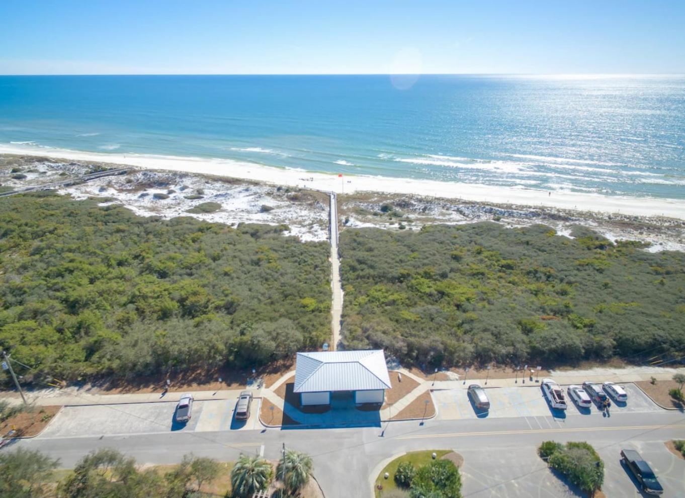 Free Golf Cart, 5 min to Beach, Community Pool view 5
