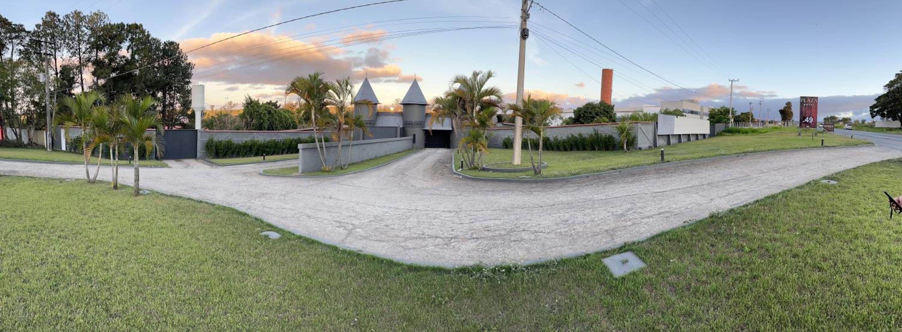 Plaza Motel