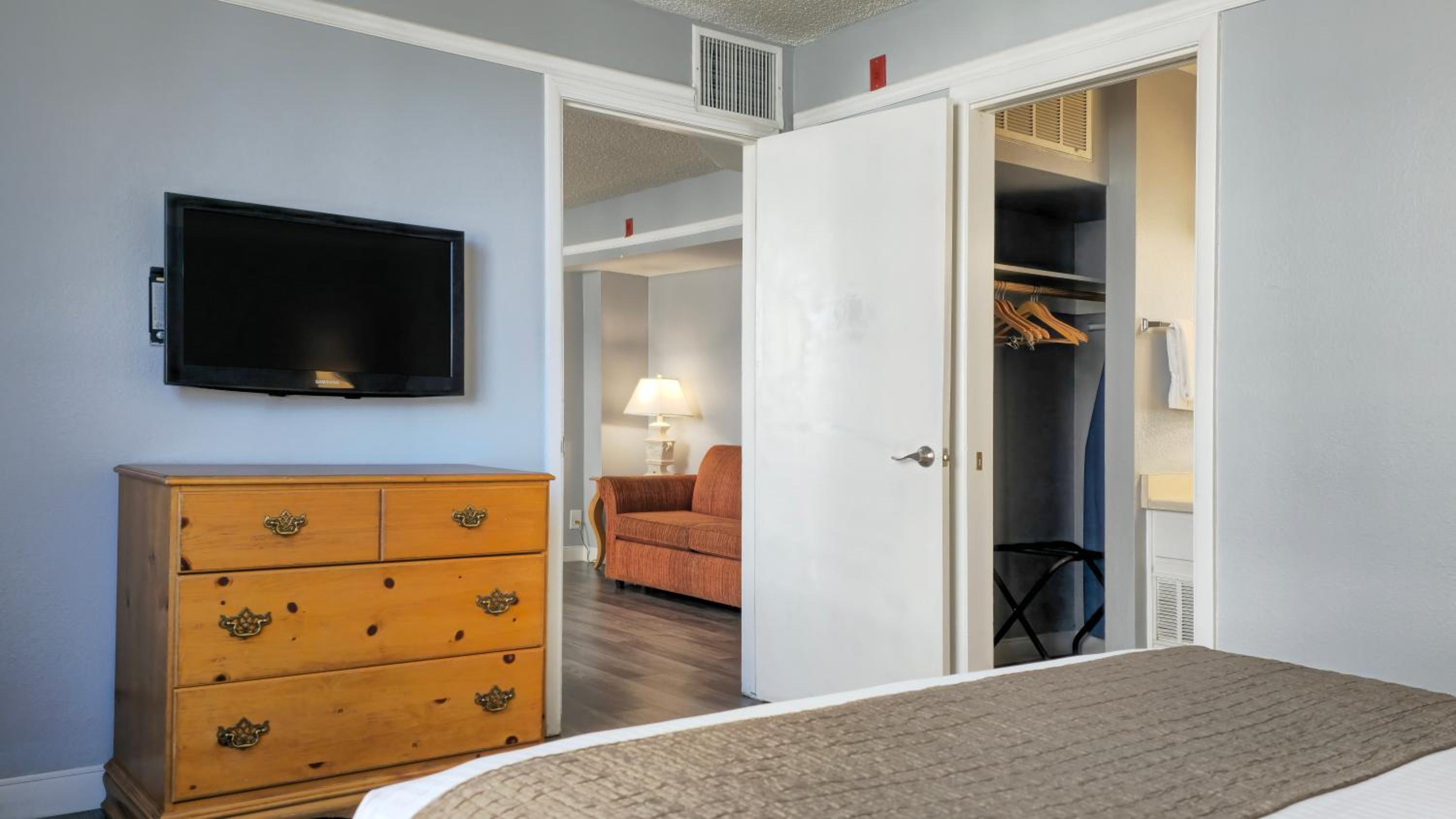 Reno Vacations - Legacy Vacation Resorts - Reno - Property Image 11