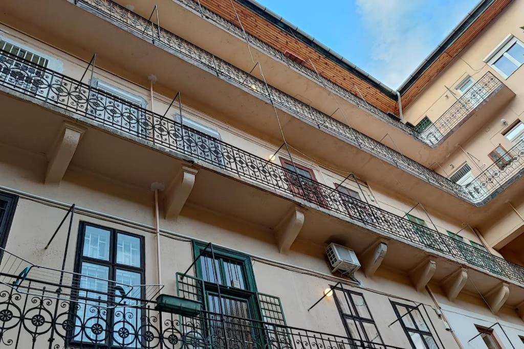 FilinHome Budapest Oktogon Suite view 3
