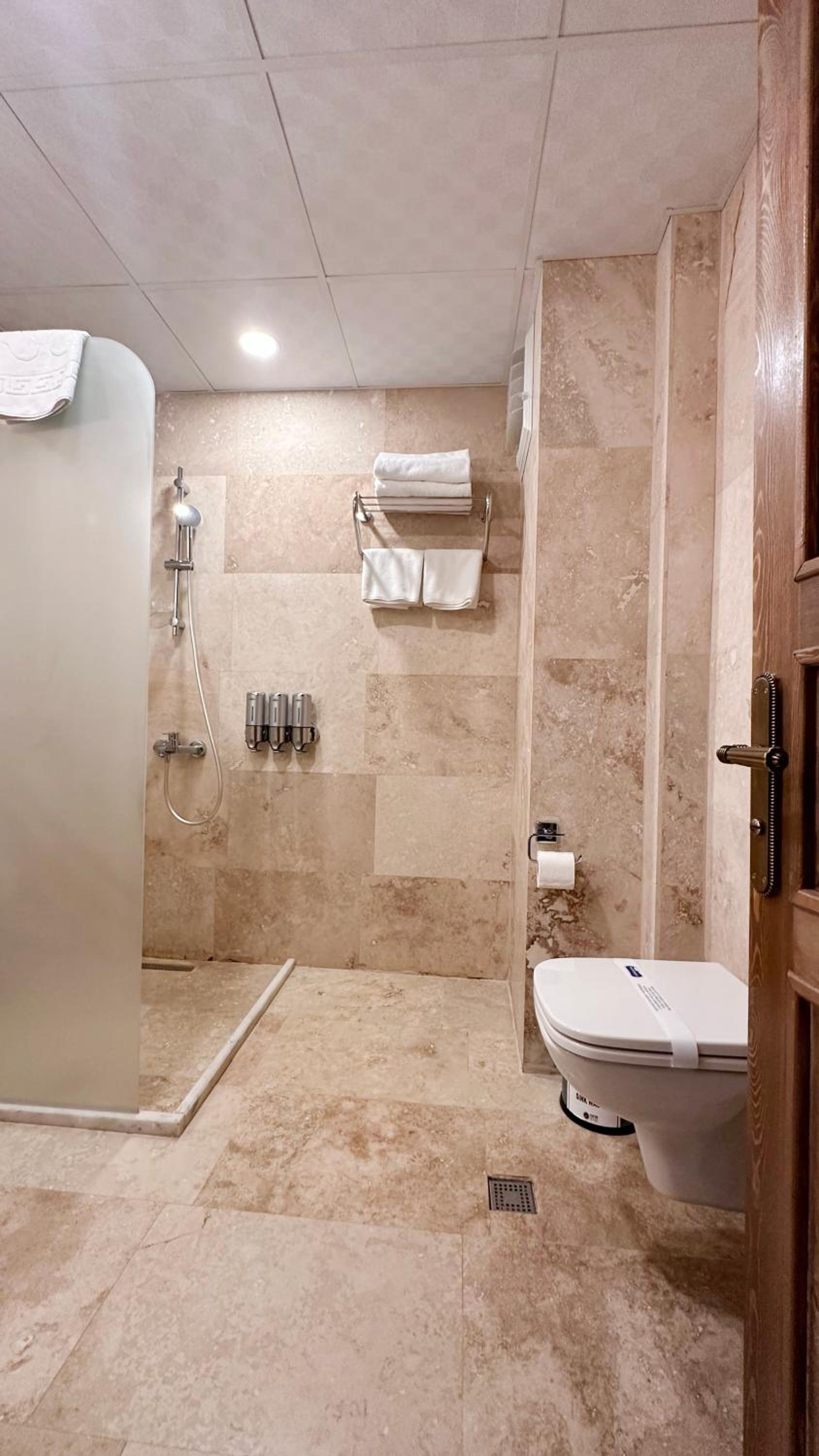 Rocca Stone House - Image 62