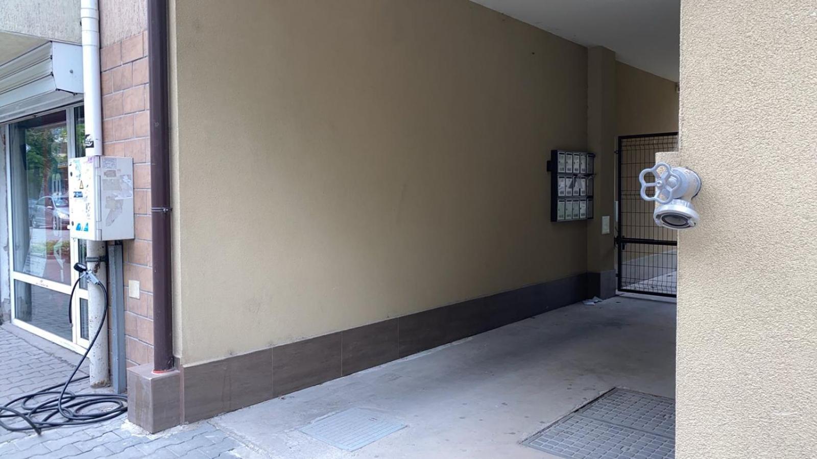 Stylish apartment near City, entire flat, 1 bedroom, 1 large bed in living room