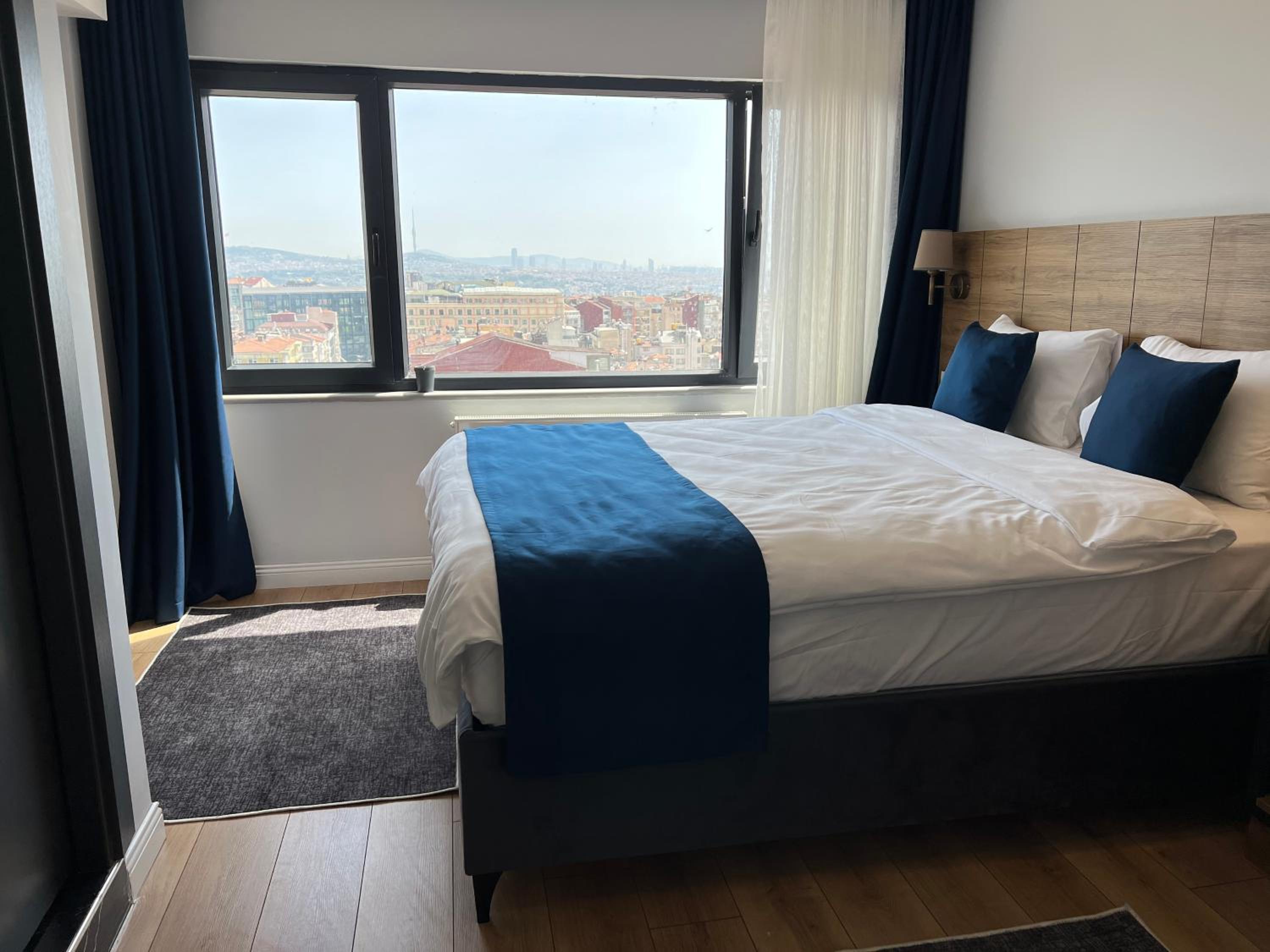 The Blue Suites - Image 14