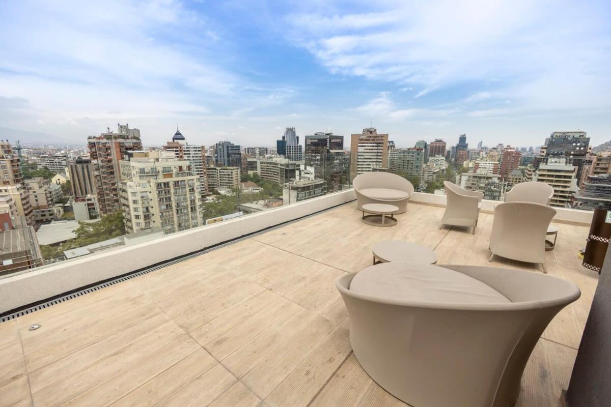 2B2B steps away from Costanera Center