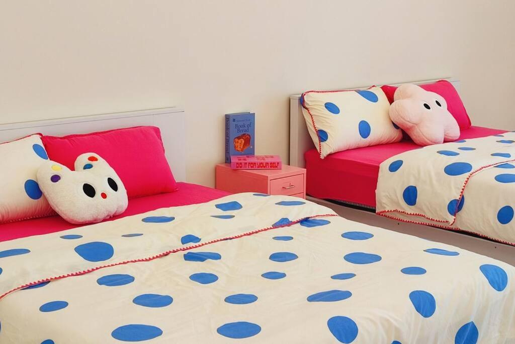 Dopamine Stay Colorful Retreat for 1-6 pax