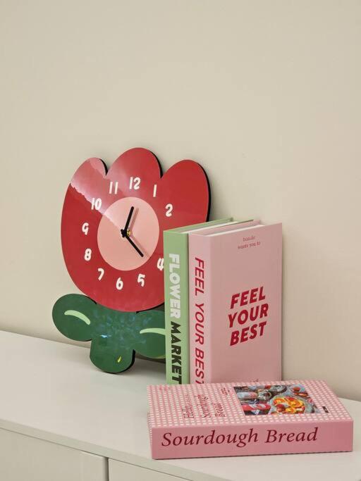 Dopamine Stay Colorful Retreat for 1-6 pax