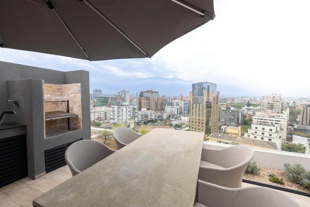 2B2B steps away from Costanera Center