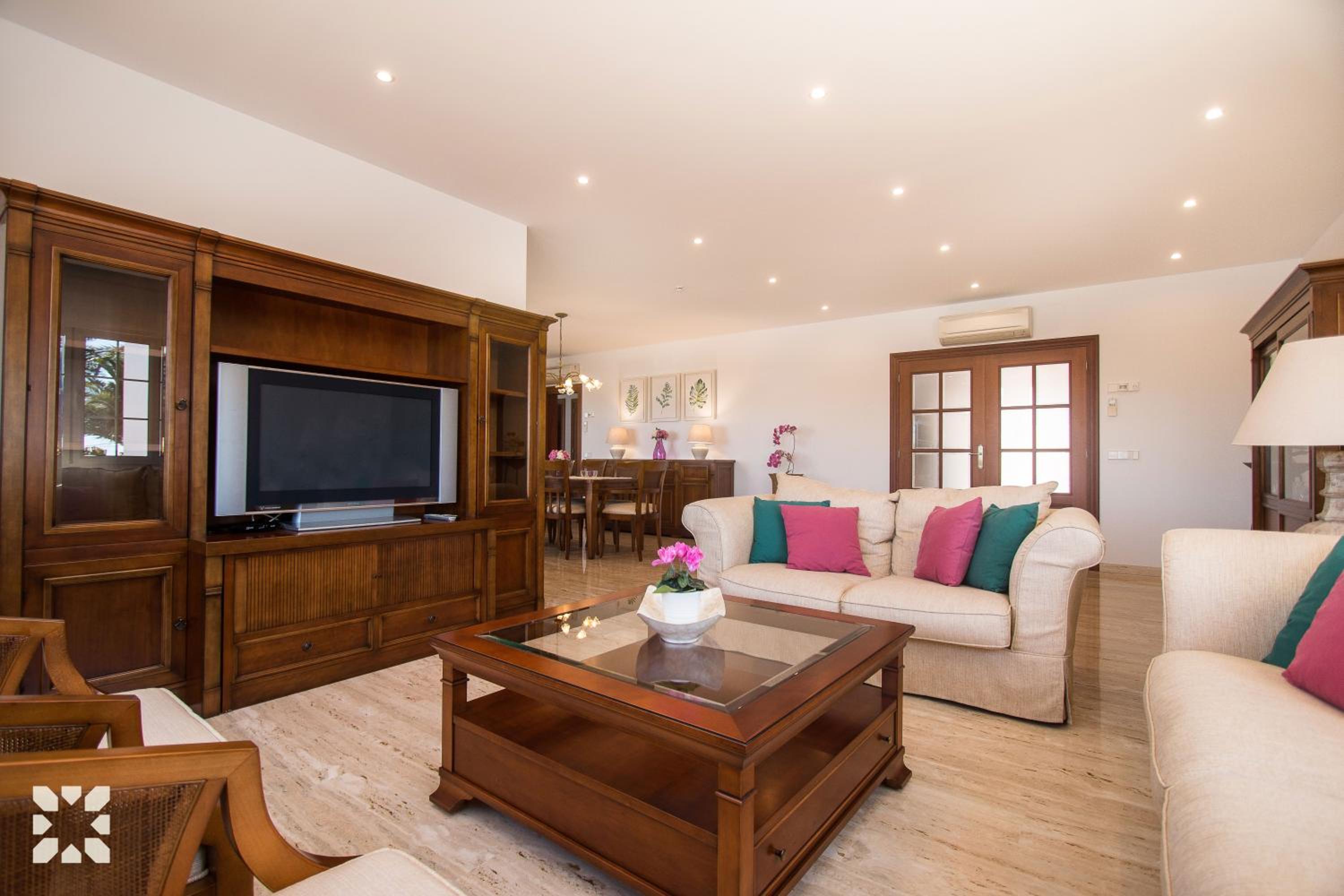Villa Happy Family by Abahana Villas view 5