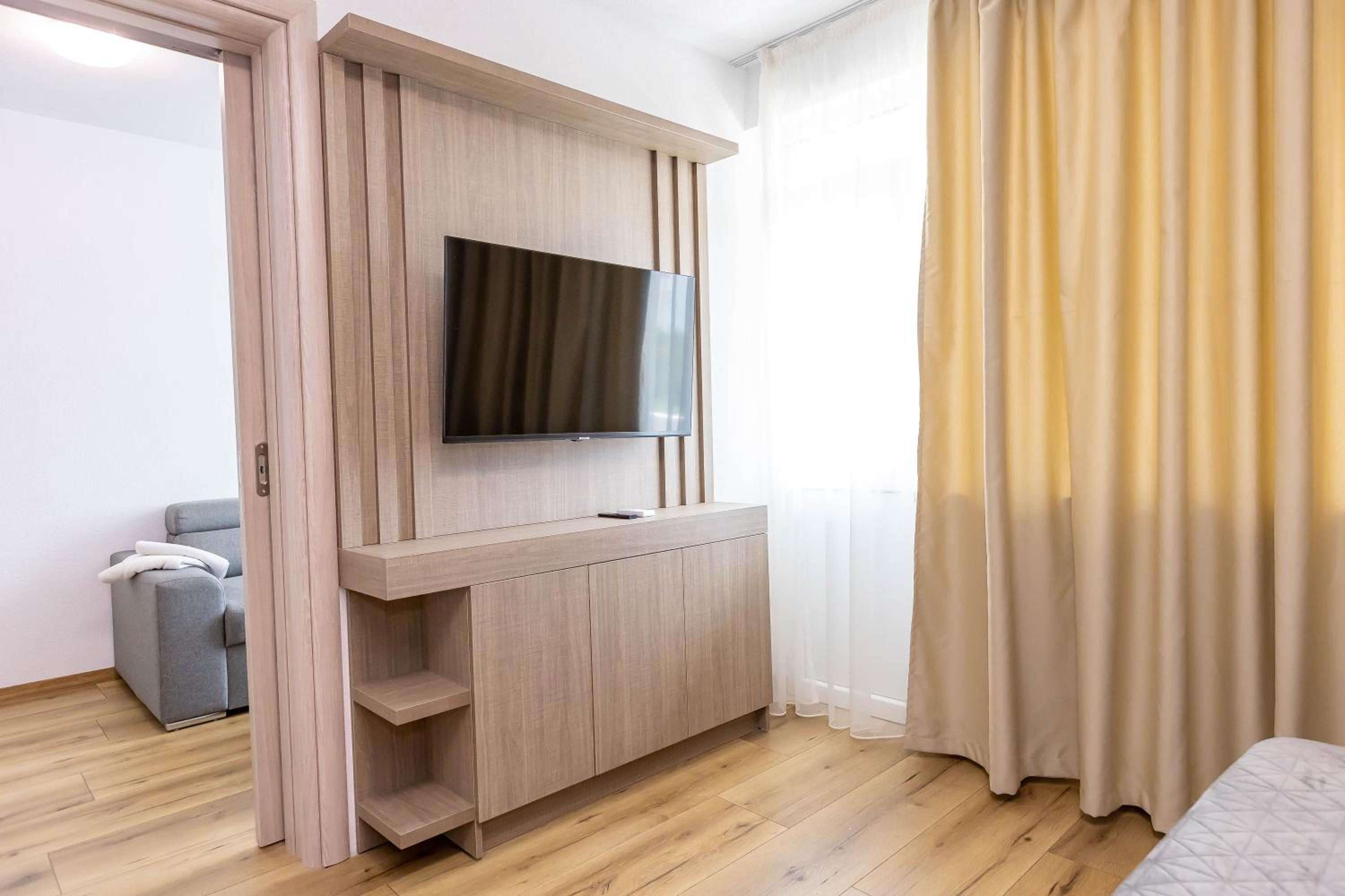 Family Hotel Ambrozia