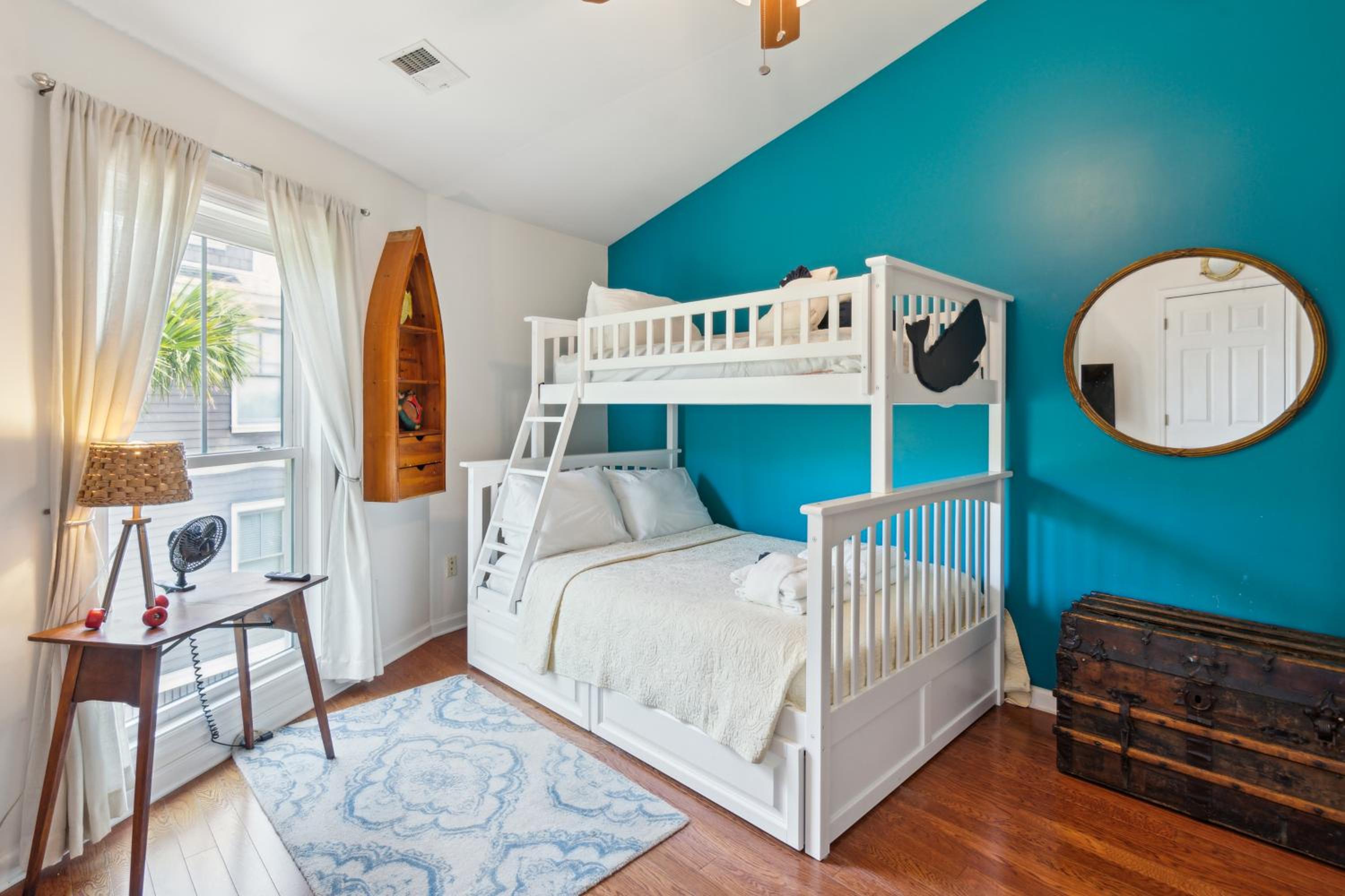510 W Ashley-Mountain to Sea view 3