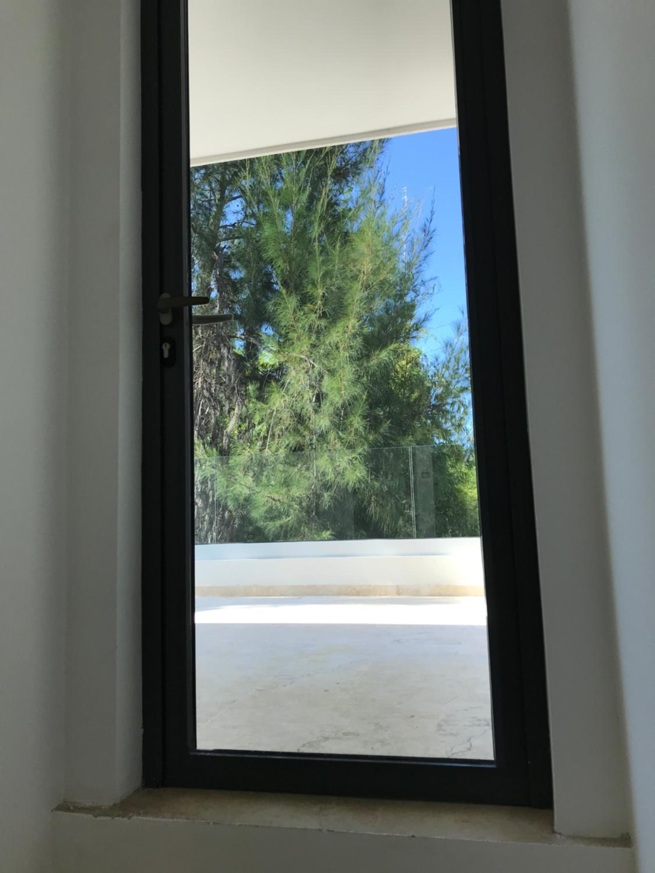 Splendide Penthouse, vue sur la piscine, a 50 métres de la mer view 5