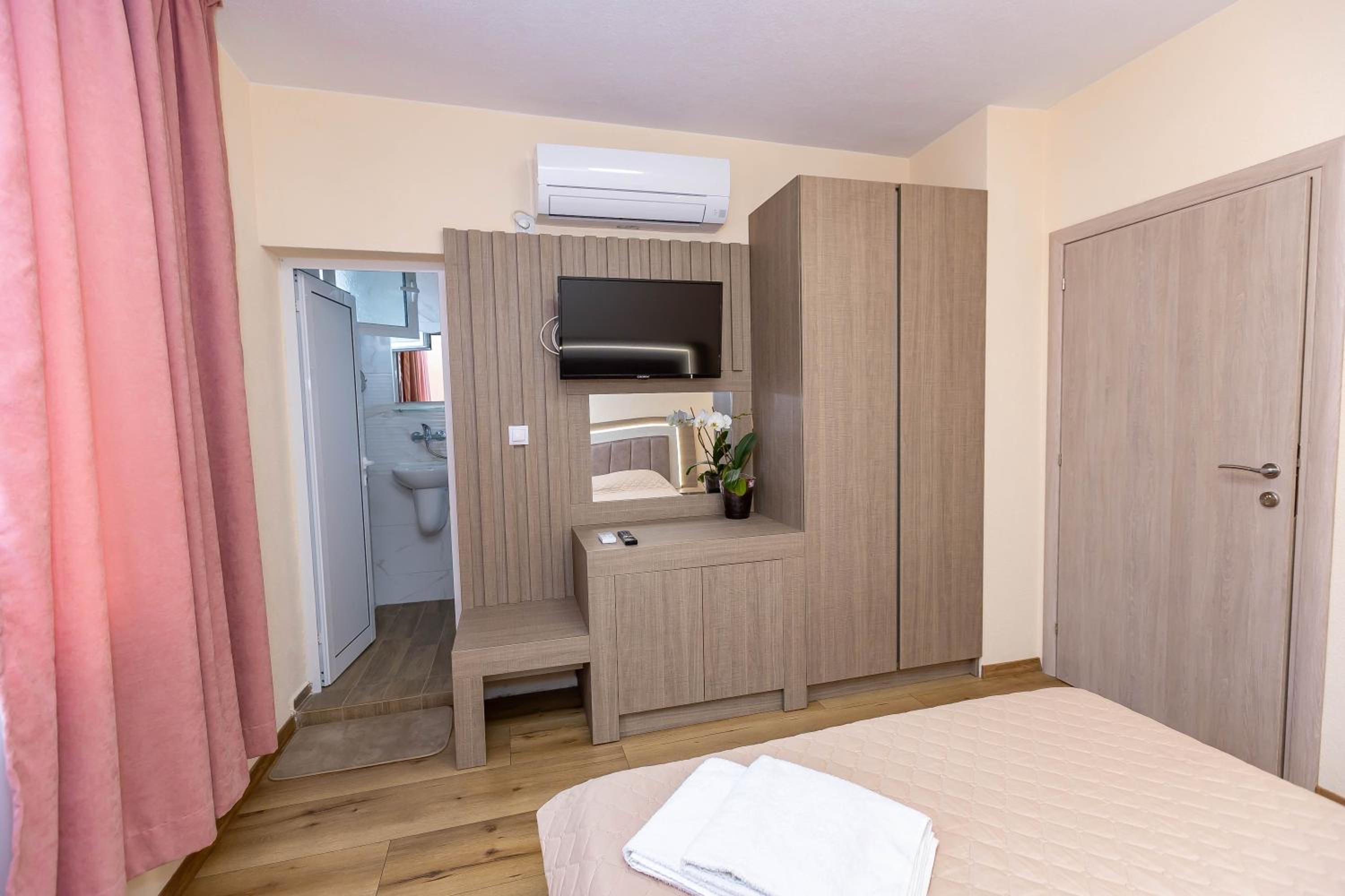 Family Hotel Ambrozia