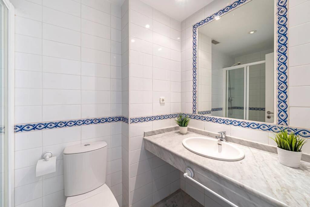 Townhouse w/ Swimming Pool and Underground Parking