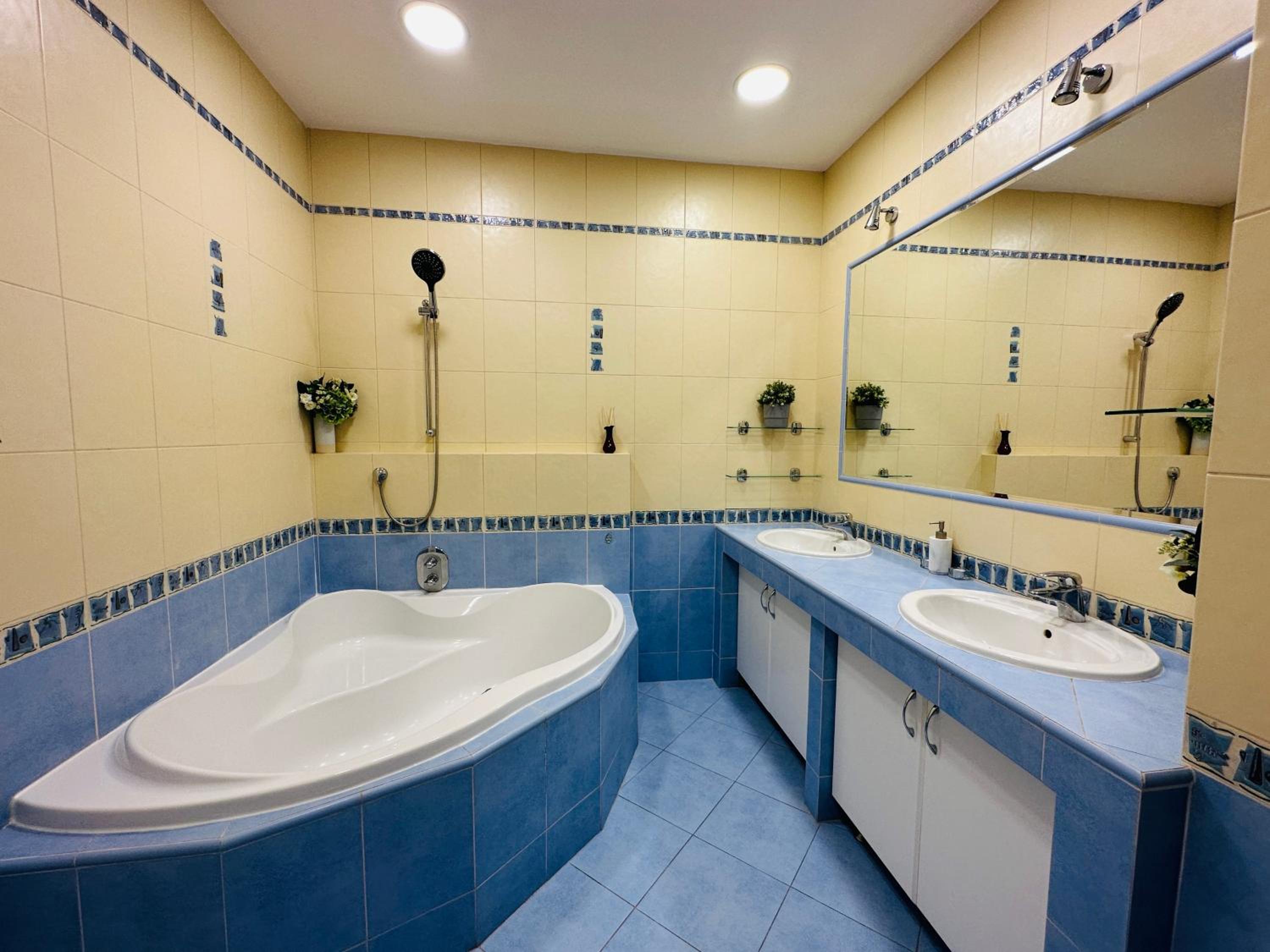 Maiselova Old Town Apartment