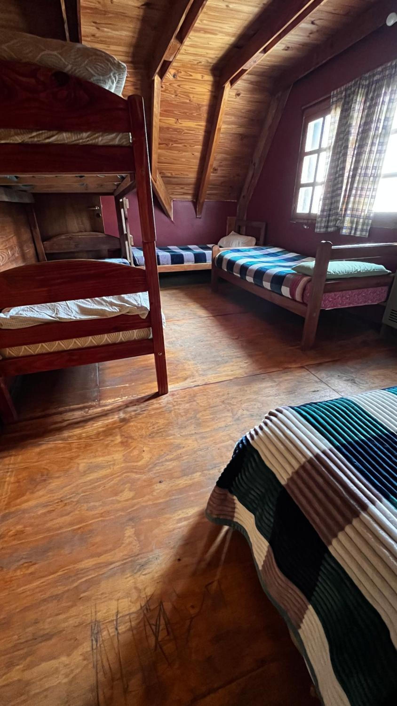 Hebes House Hostal