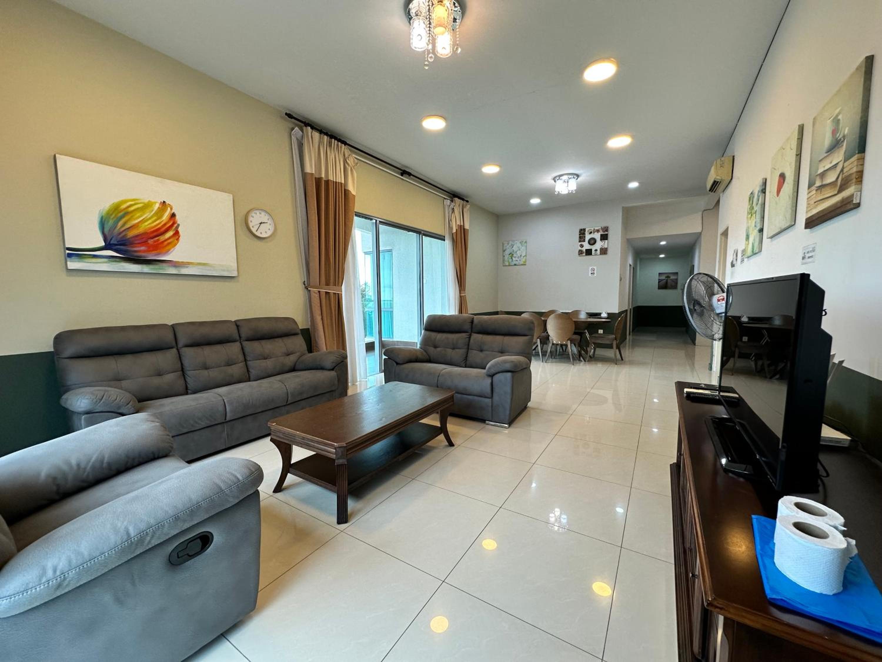 L Homestay THE LOFT IMAGO Spacious House Big Family