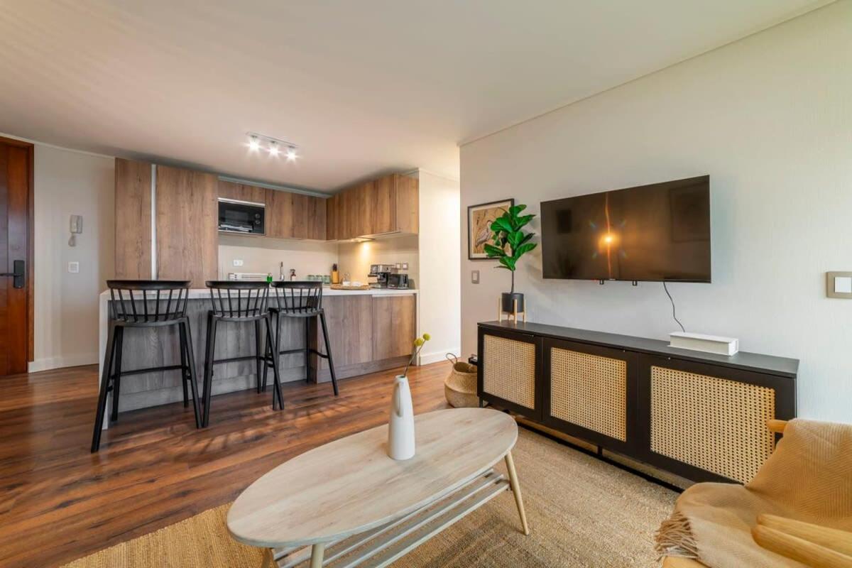 Descubre la Elegancia 2 habitaciones en Las Condes