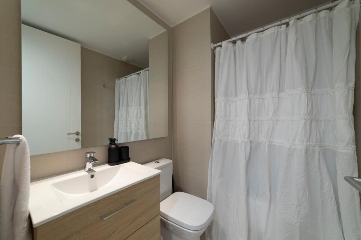 Descubre la Elegancia 2 habitaciones en Las Condes