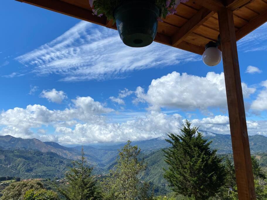 Cabaña Princesa Roja - PERFECT view of the valley!