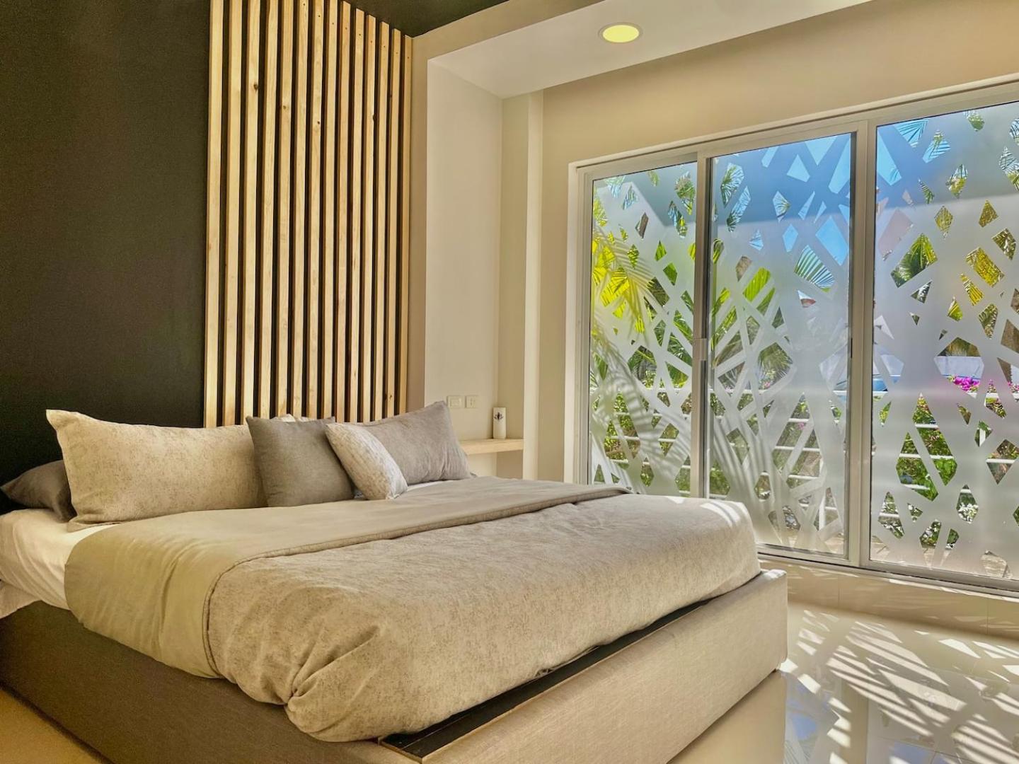 Hotel Zone Oceanside 2 Bedroom 2 Bath Condo