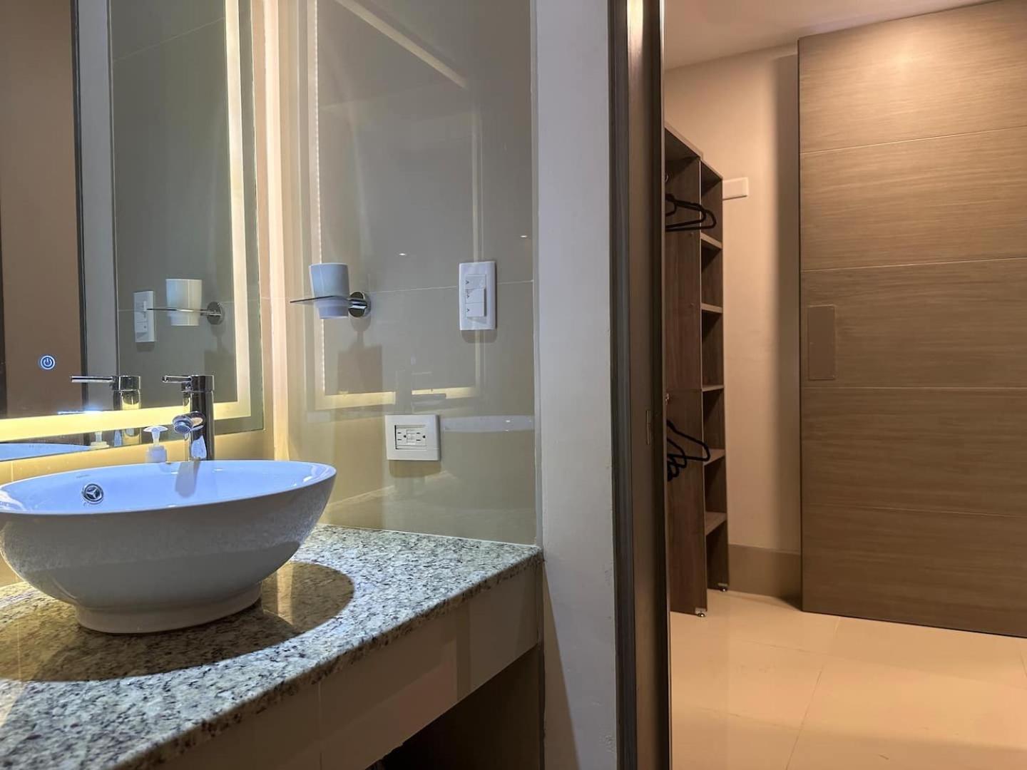 Hotel Zone Oceanside 2 Bedroom 2 Bath Condo