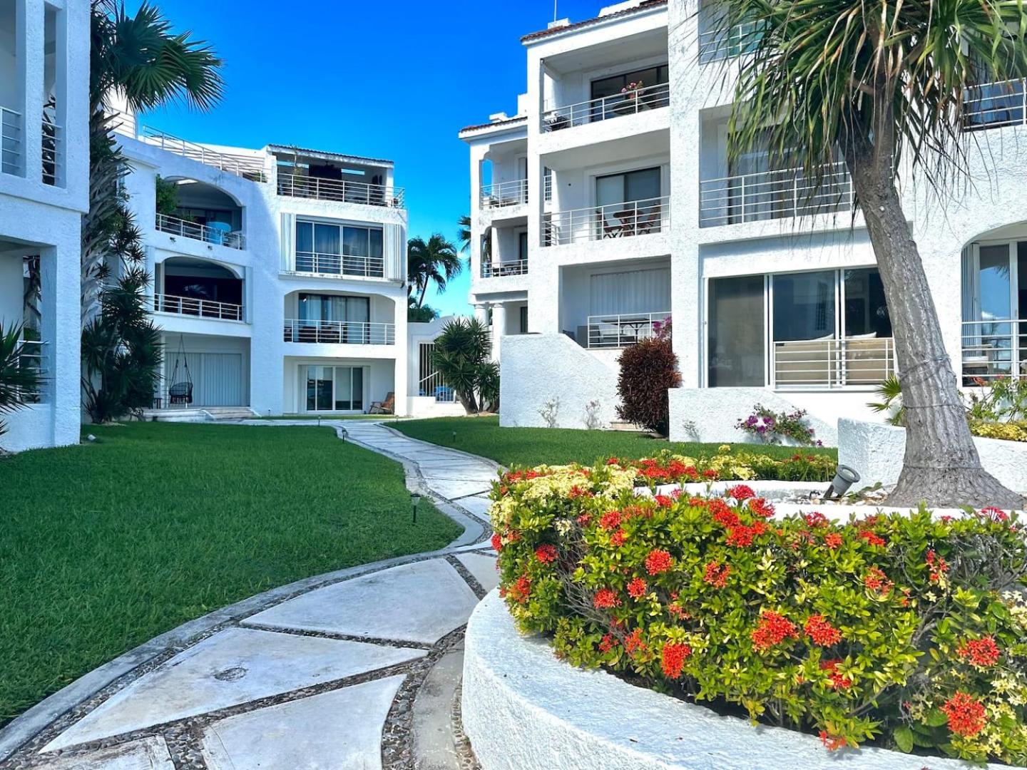 Hotel Zone Oceanside 2 Bedroom 2 Bath Condo