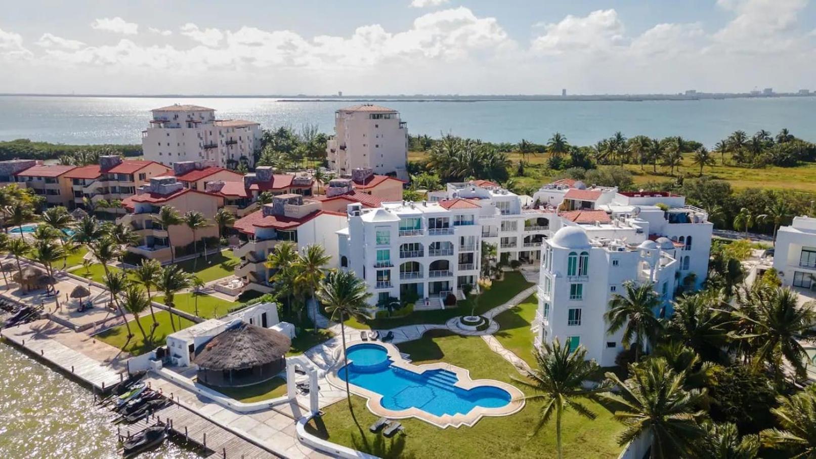 Hotel Zone Oceanside 2 Bedroom 2 Bath Condo