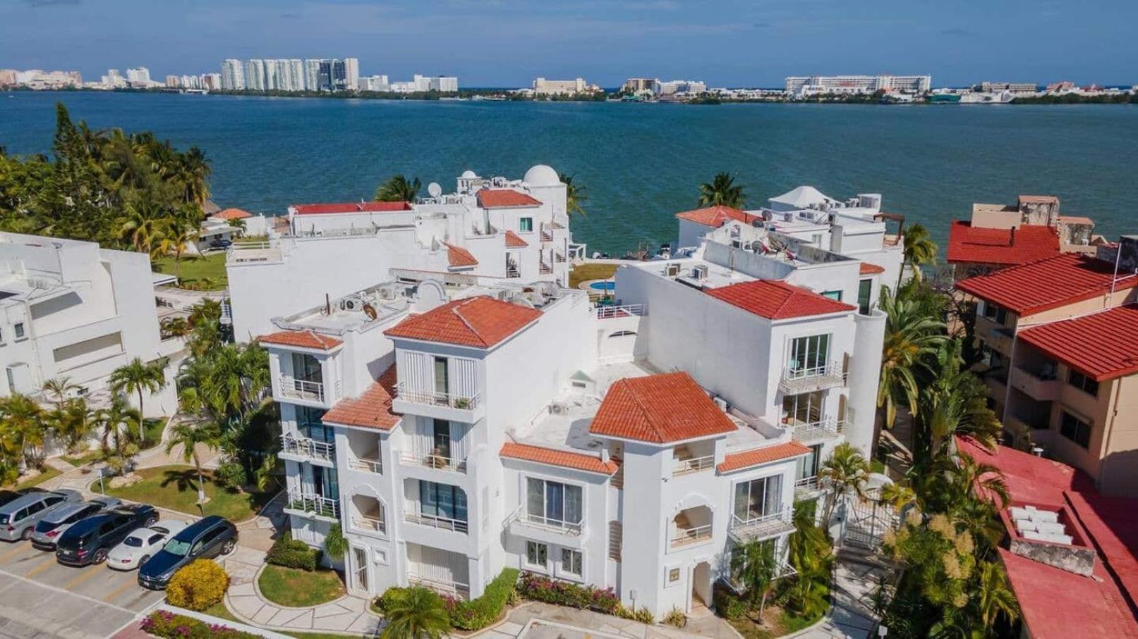 Hotel Zone Oceanside 2 Bedroom 2 Bath Condo