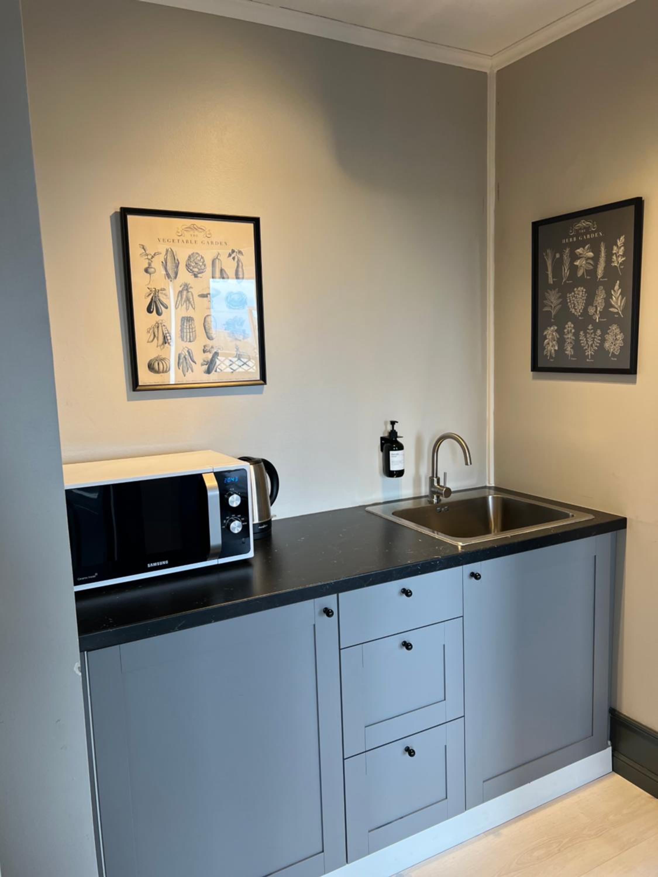 The Greyhouse "Small Apartment" view 3