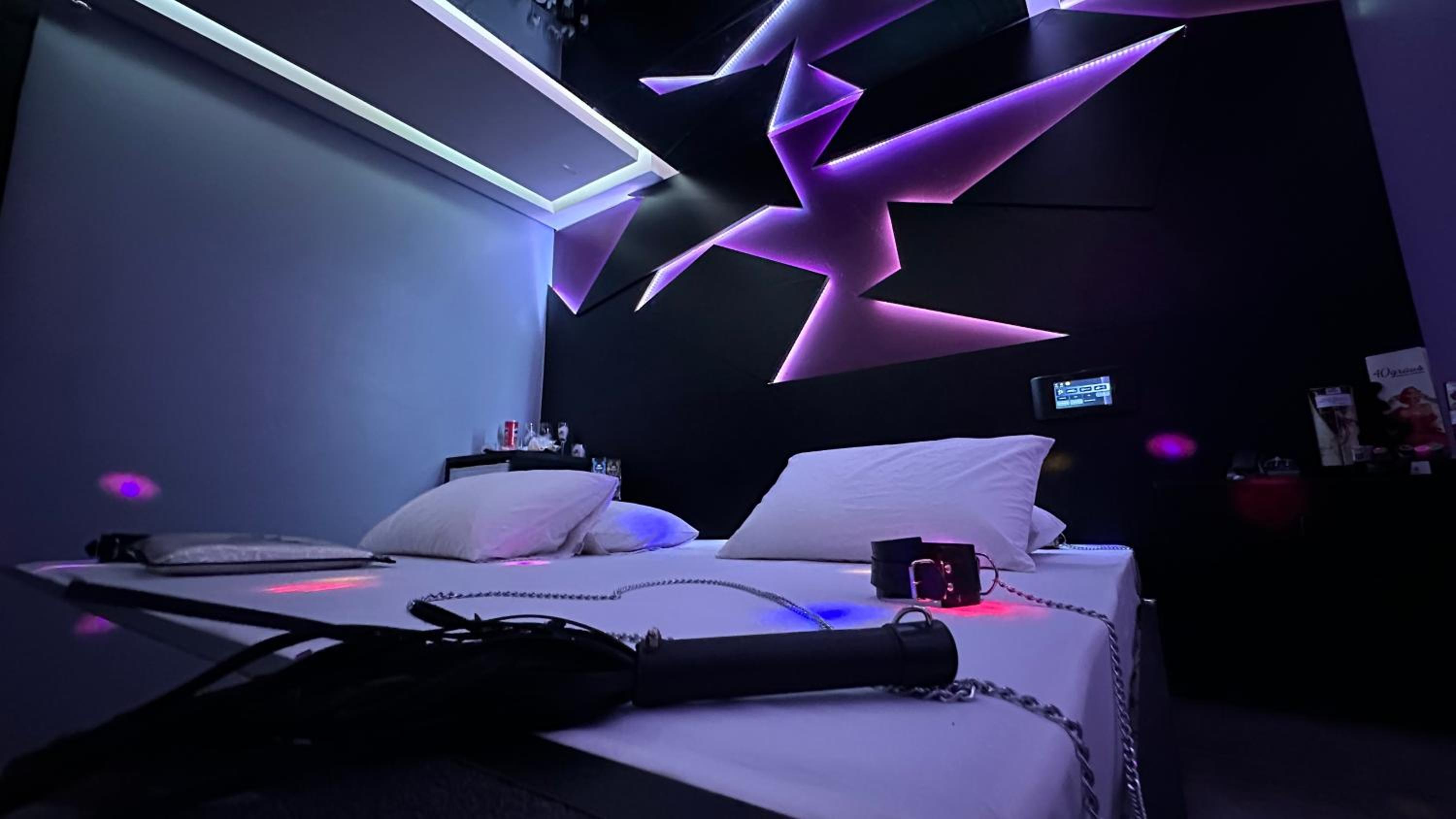Eros Motel