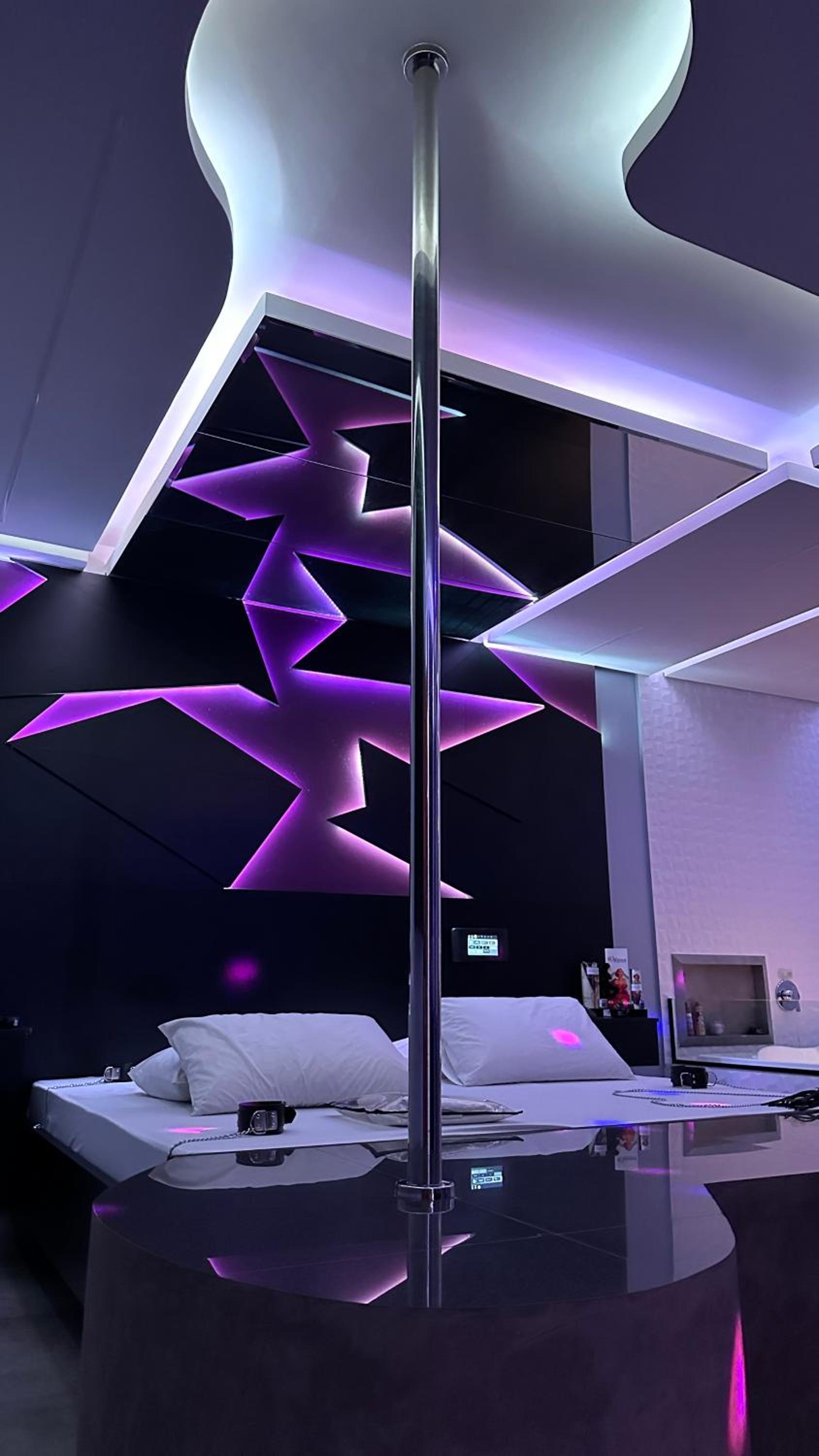 Eros Motel