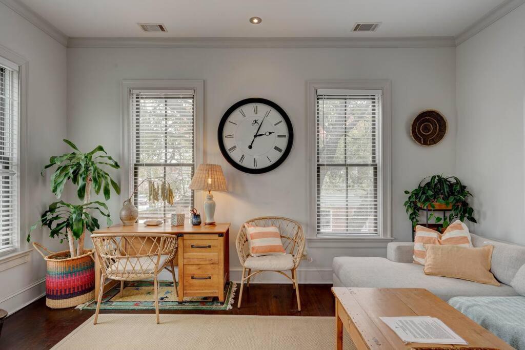 Elegant Sunlit Home with Private Rooftop Oasis view 4
